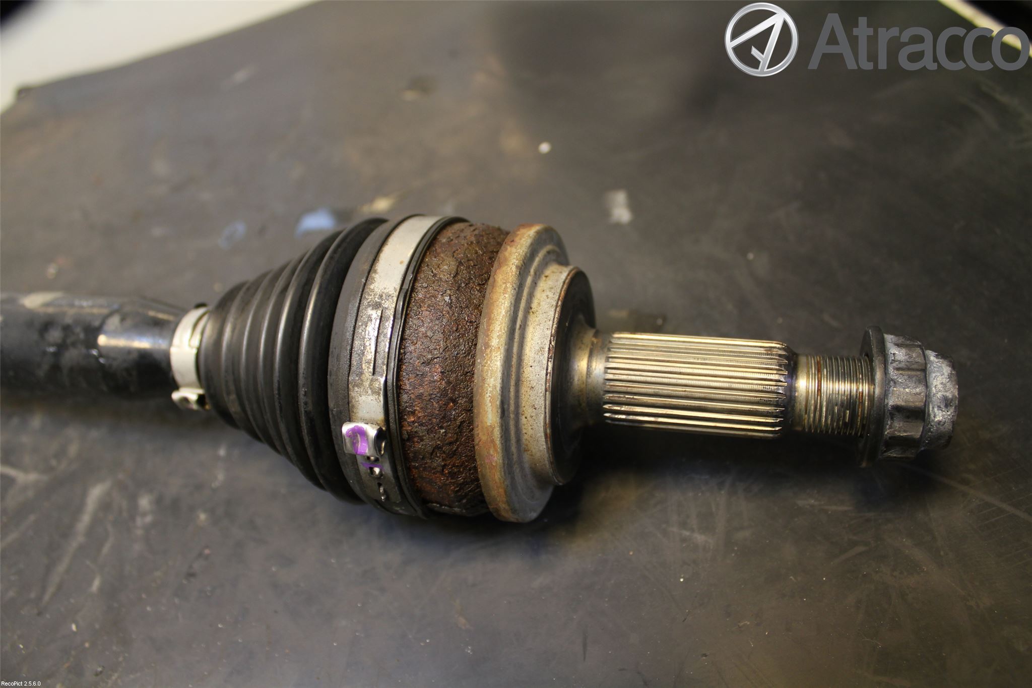 Toyota AURIS 10-12 Drivaxel Fram Höger