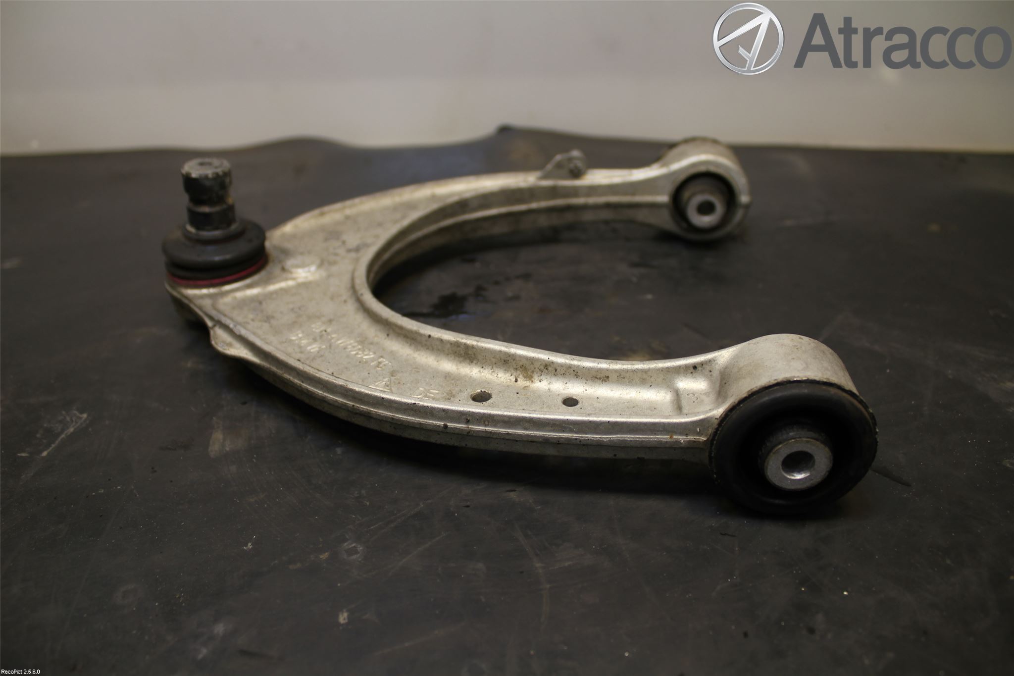 BMW 5 F10/F11/F18 09-17 Bärarm Fram Övre Vä
