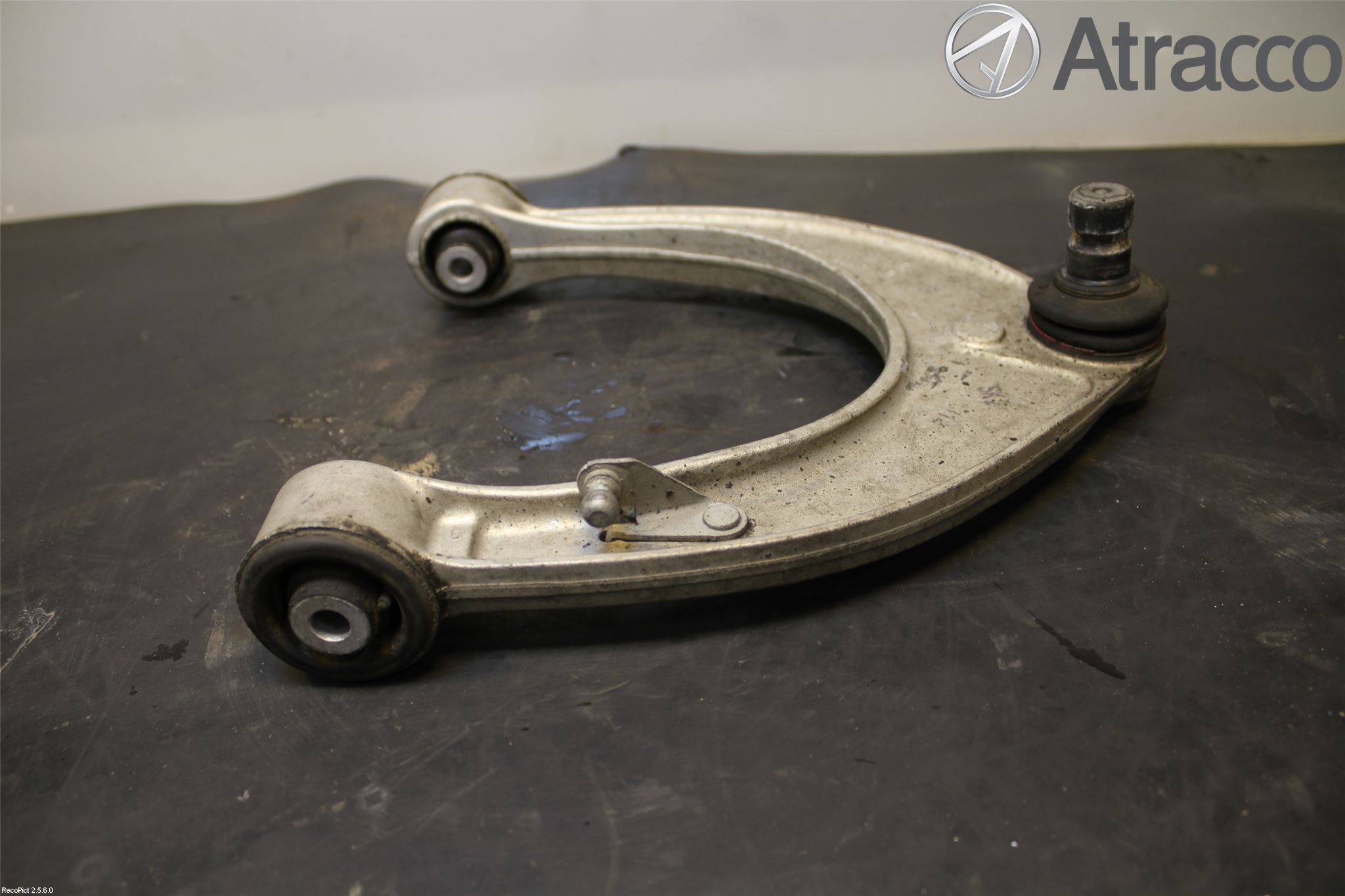BMW 5 F10/F11/F18 09-17 Bärarm Fram Övre Vä