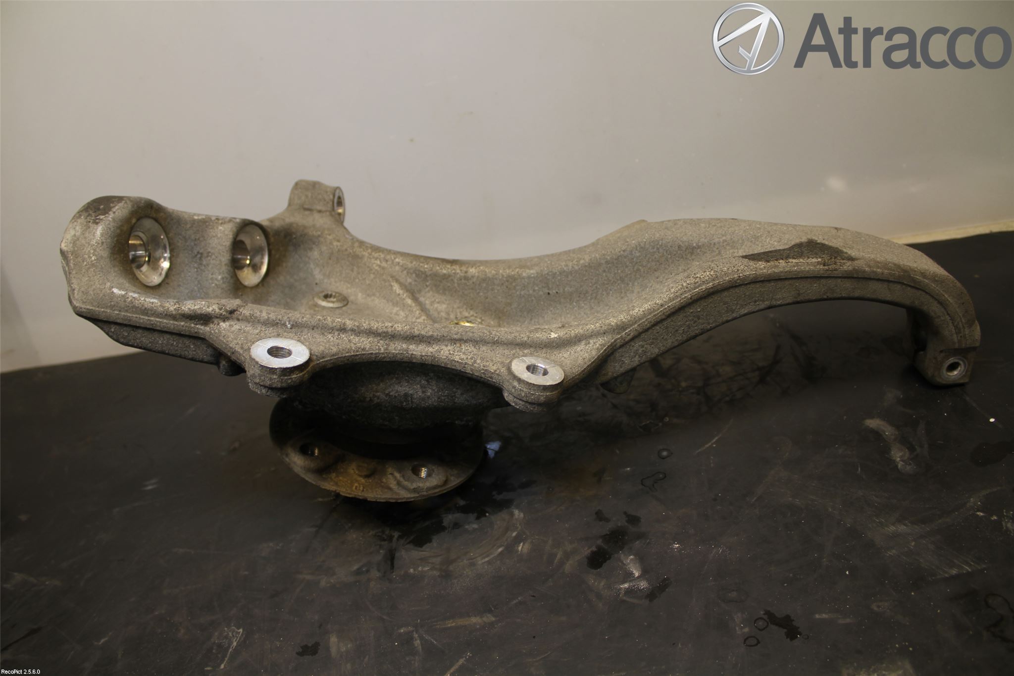 BMW 5 F10/F11/F18 09-17 Styrspindel Lagerhus Hö
