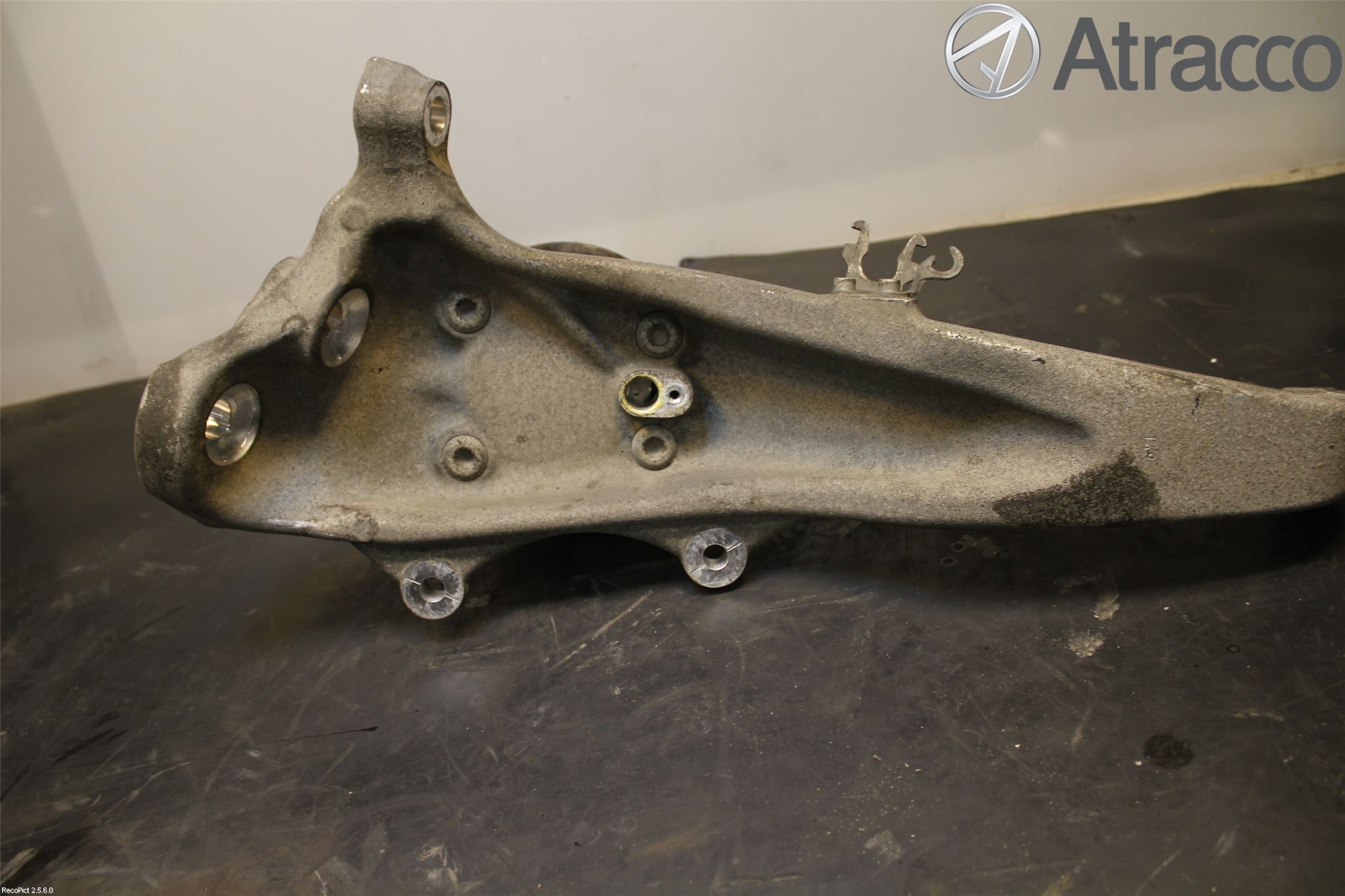 BMW 5 F10/F11/F18 09-17 Styrspindel Lagerhus Hö