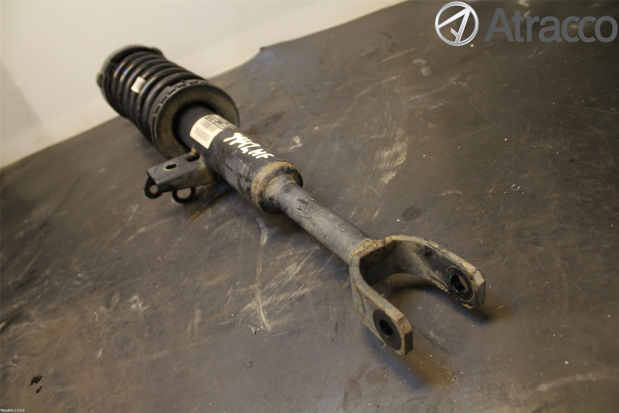 BMW 5 F10/F11/F18 09-17 Fjäderben Fram Höger
