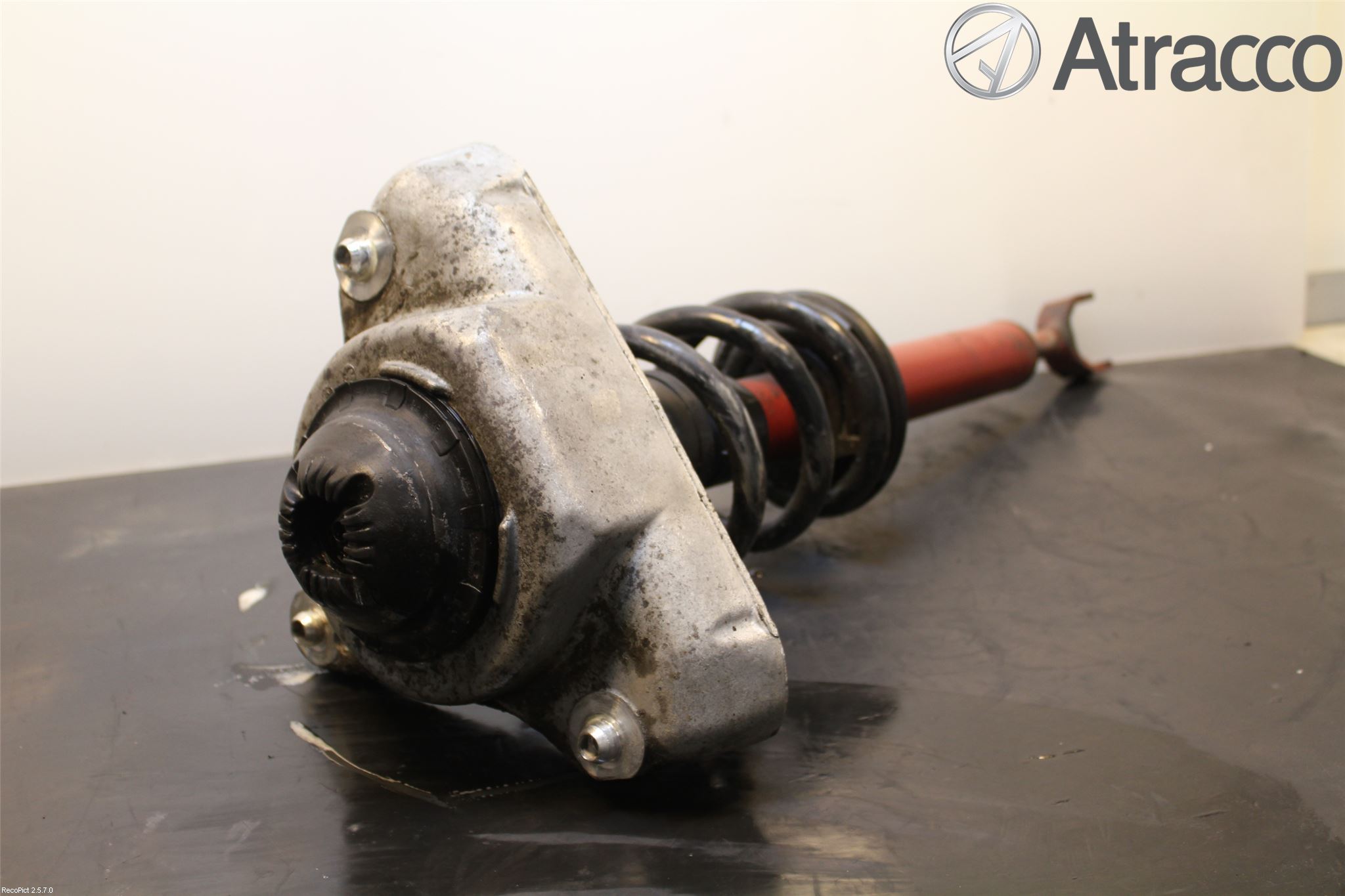 Audi A6/S6     05-11 Fjäderben Fram Vänster