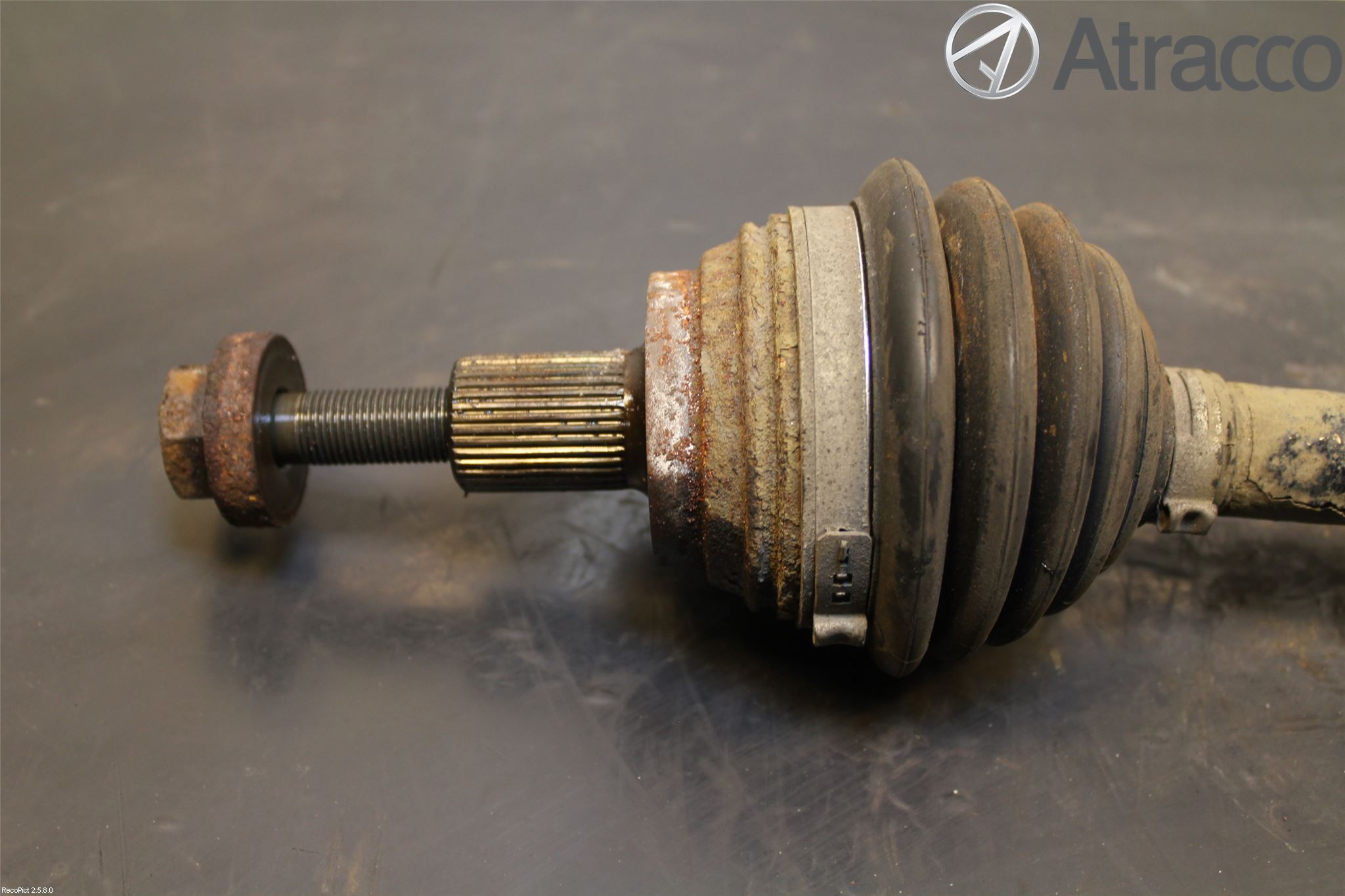 Volkswagen VW GOLF V 04-09 Drivaxel Fram Vänster