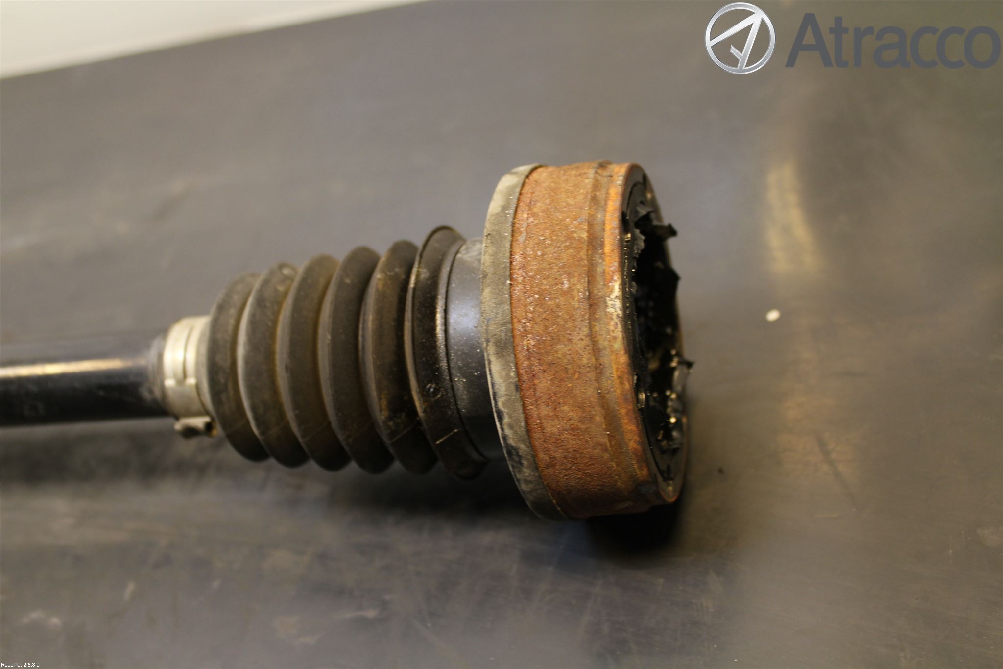 Volkswagen VW GOLF V 04-09 Drivaxel Fram Vänster