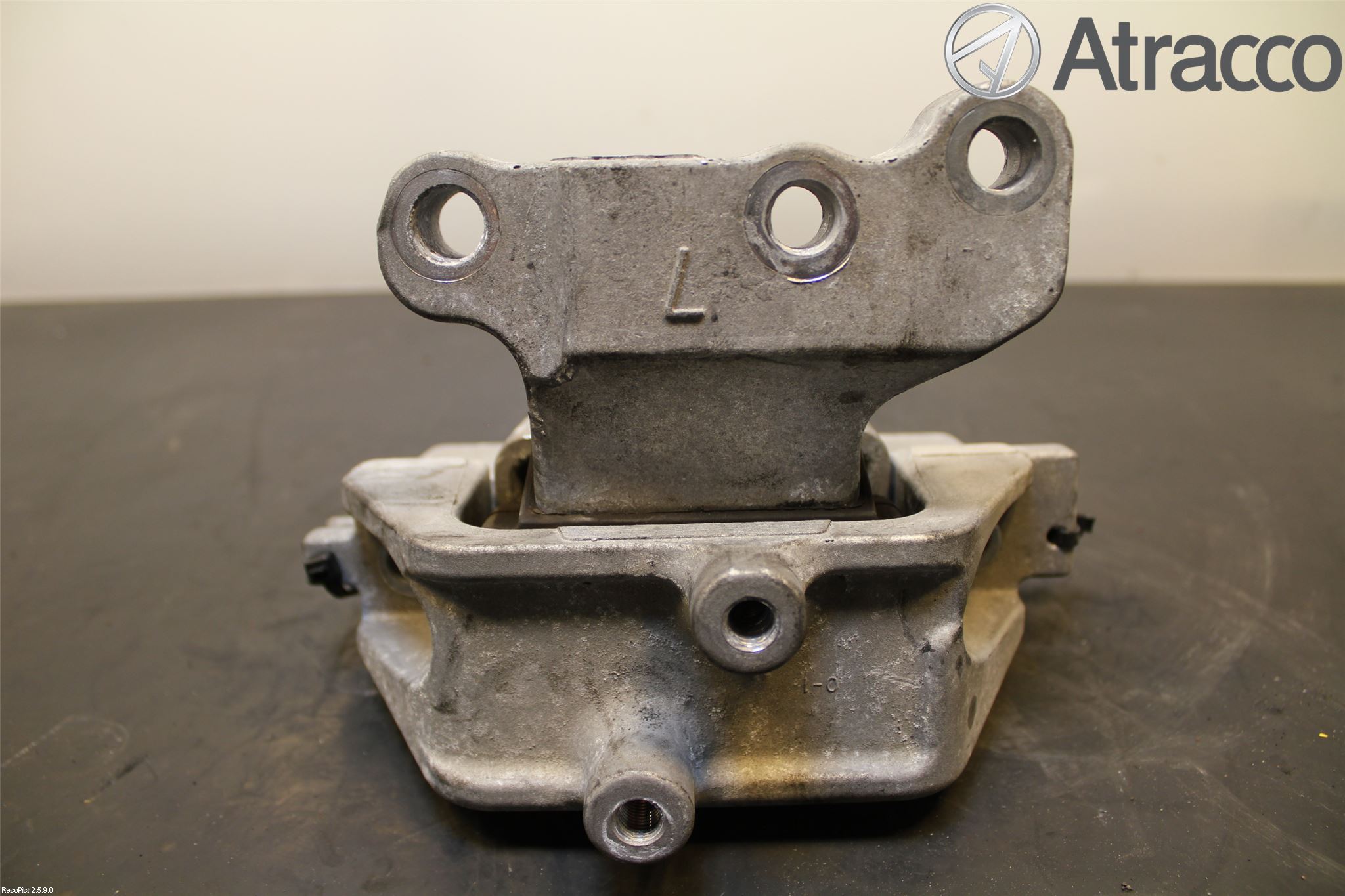 Mitsubishi OUTLANDER 13-21 Motorfäste