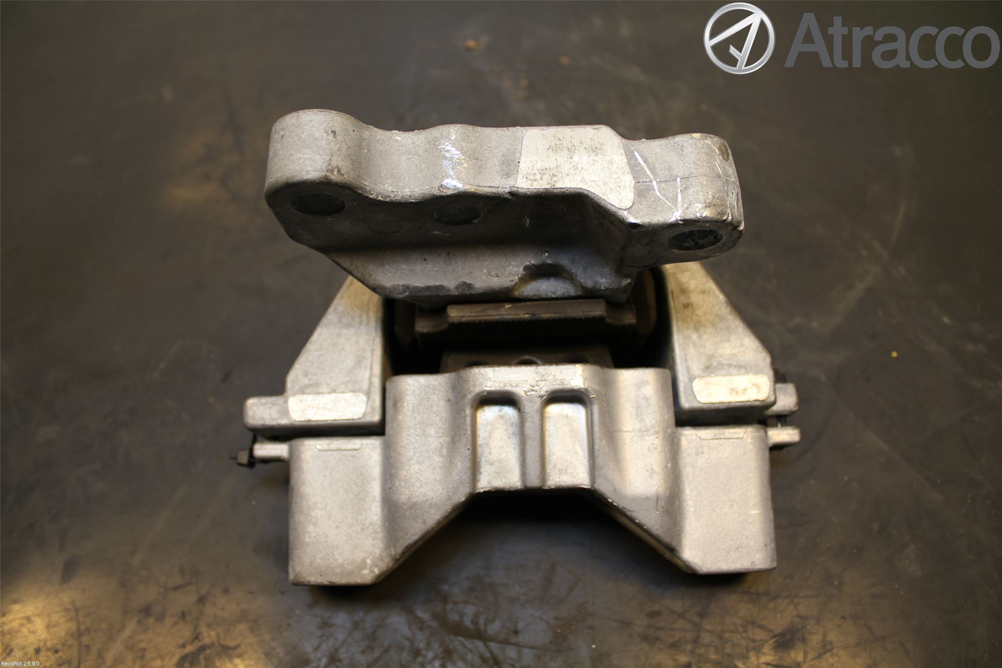 Mitsubishi OUTLANDER 13-21 Motorfäste