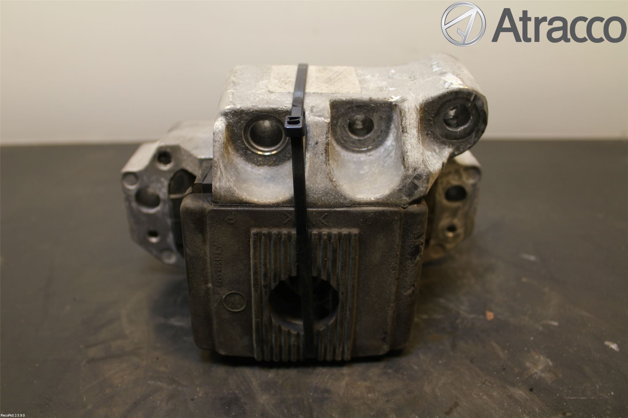 Mitsubishi OUTLANDER 13-21 Motorfäste