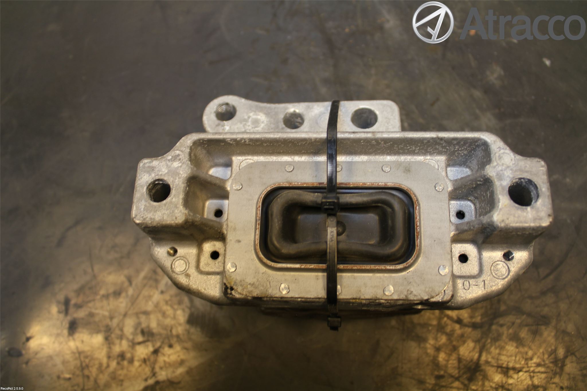 Mitsubishi OUTLANDER 13-21 Motorfäste