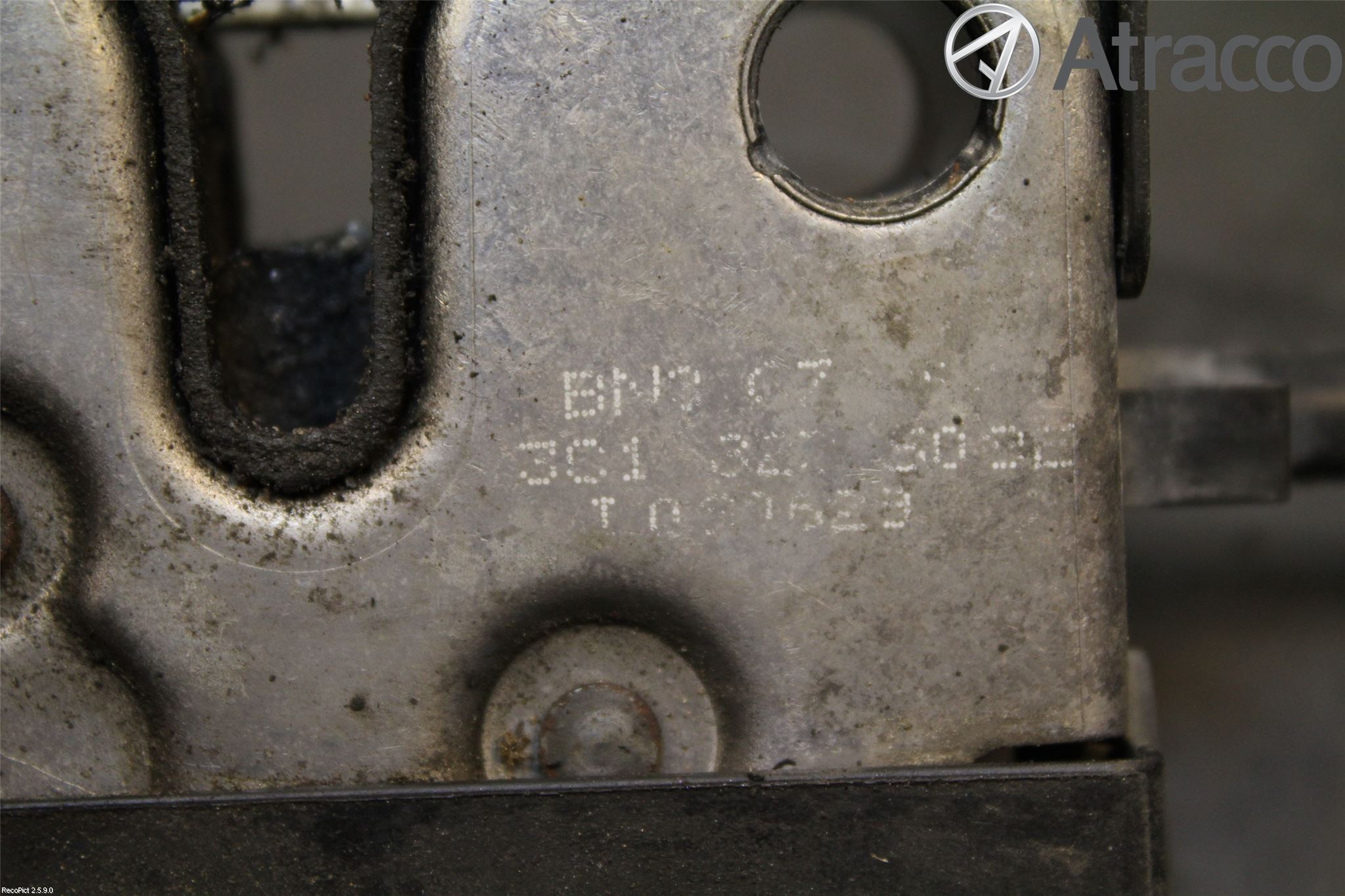 Volkswagen VW PASSAT 05-11 Huvlås