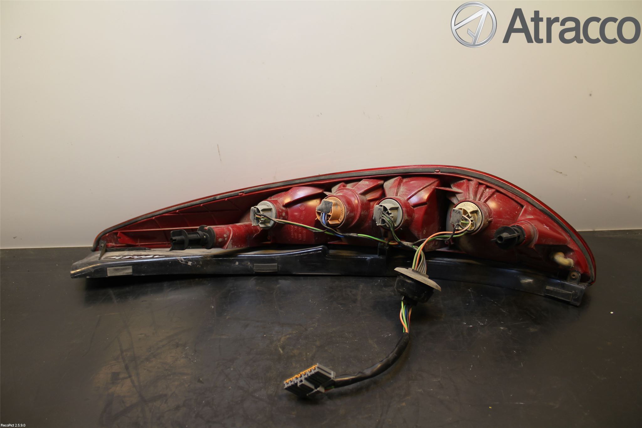 Ford MONDEO     01-06 Bakljus Vänster