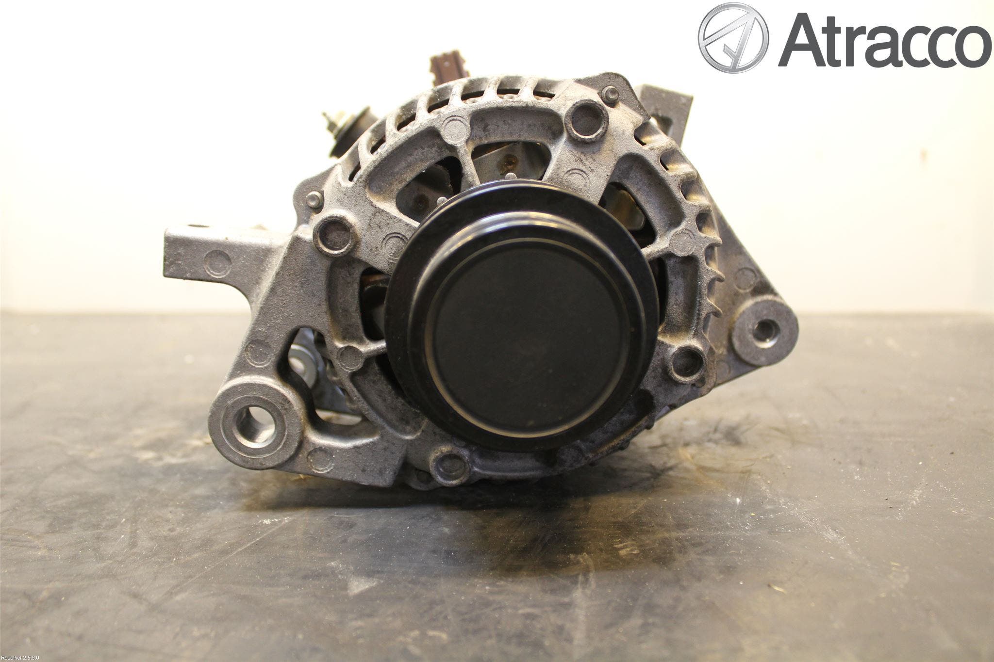 Toyota YARIS XP130 12-14 Generator