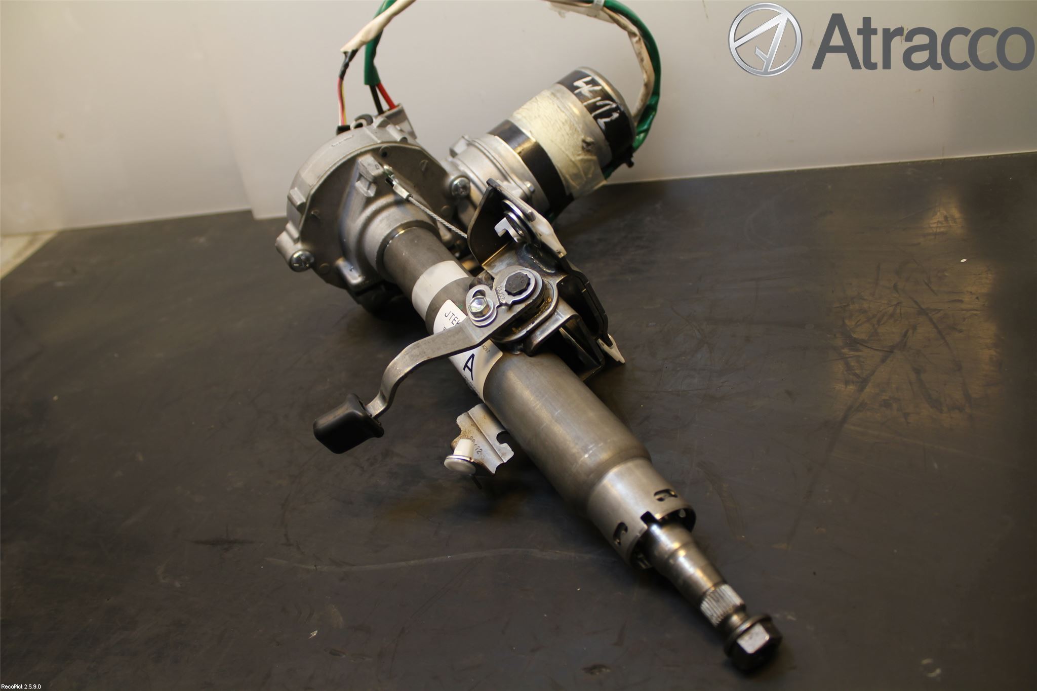 Toyota YARIS XP130 12-14 Rattaxelagg Med Inb Servo