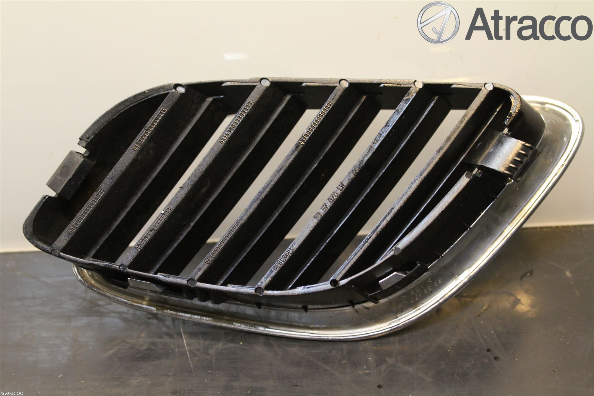 Saab 9-5 -05 Grilldel Vänster