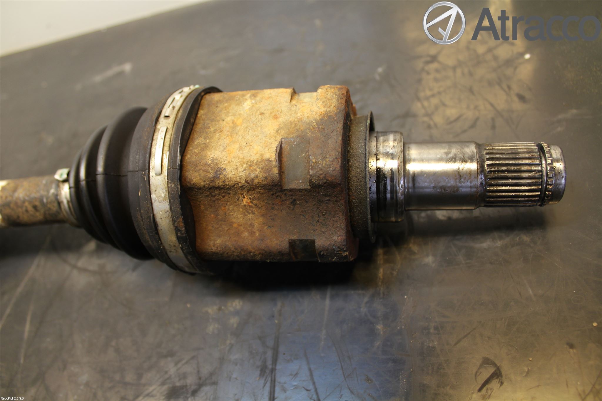 Toyota HILUX 05-16 Drivaxel Fram Höger