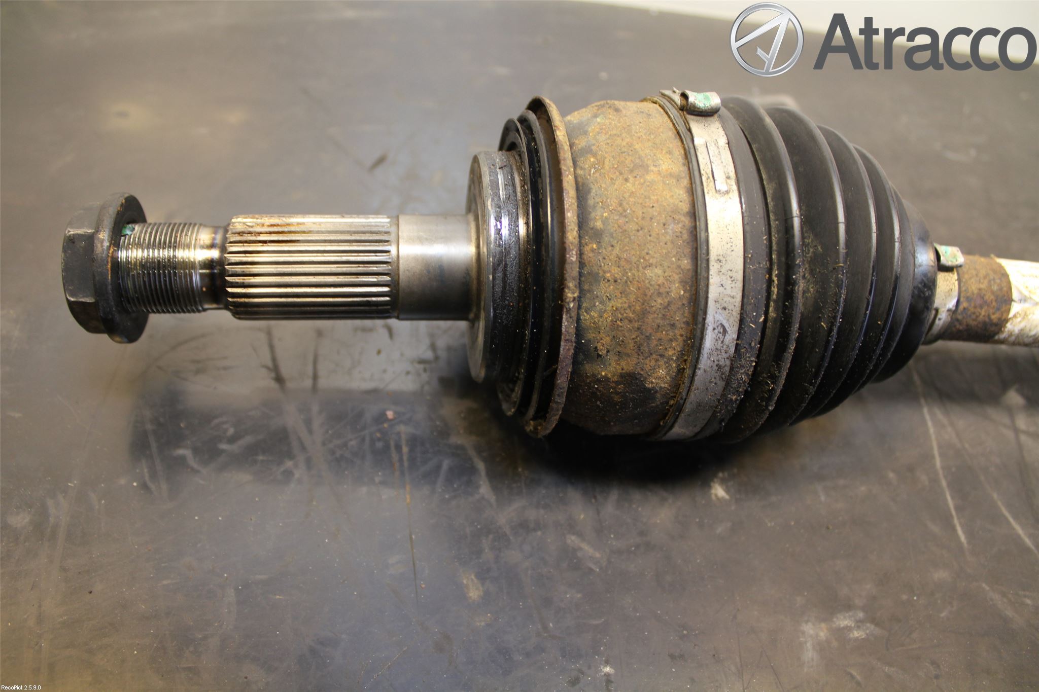 Toyota HILUX 05-16 Drivaxel Fram Höger