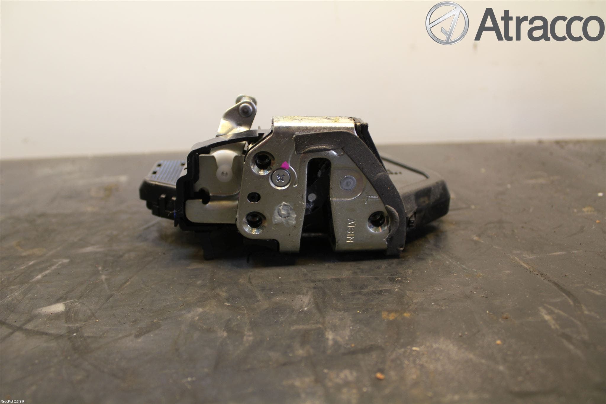 Toyota HILUX 05-16 Låskista-Dörrlås