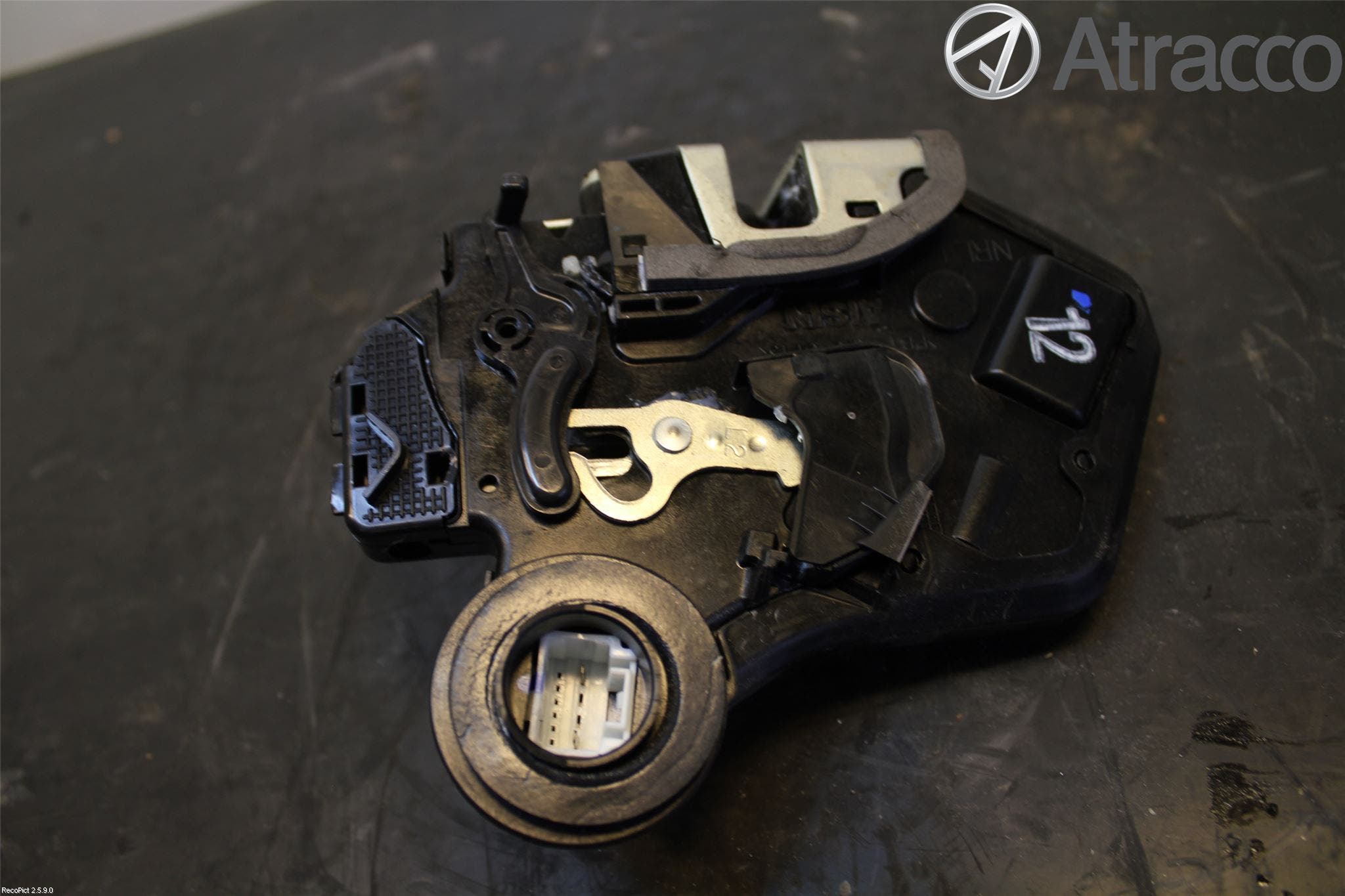 Toyota HILUX 05-16 Låskista-Dörrlås