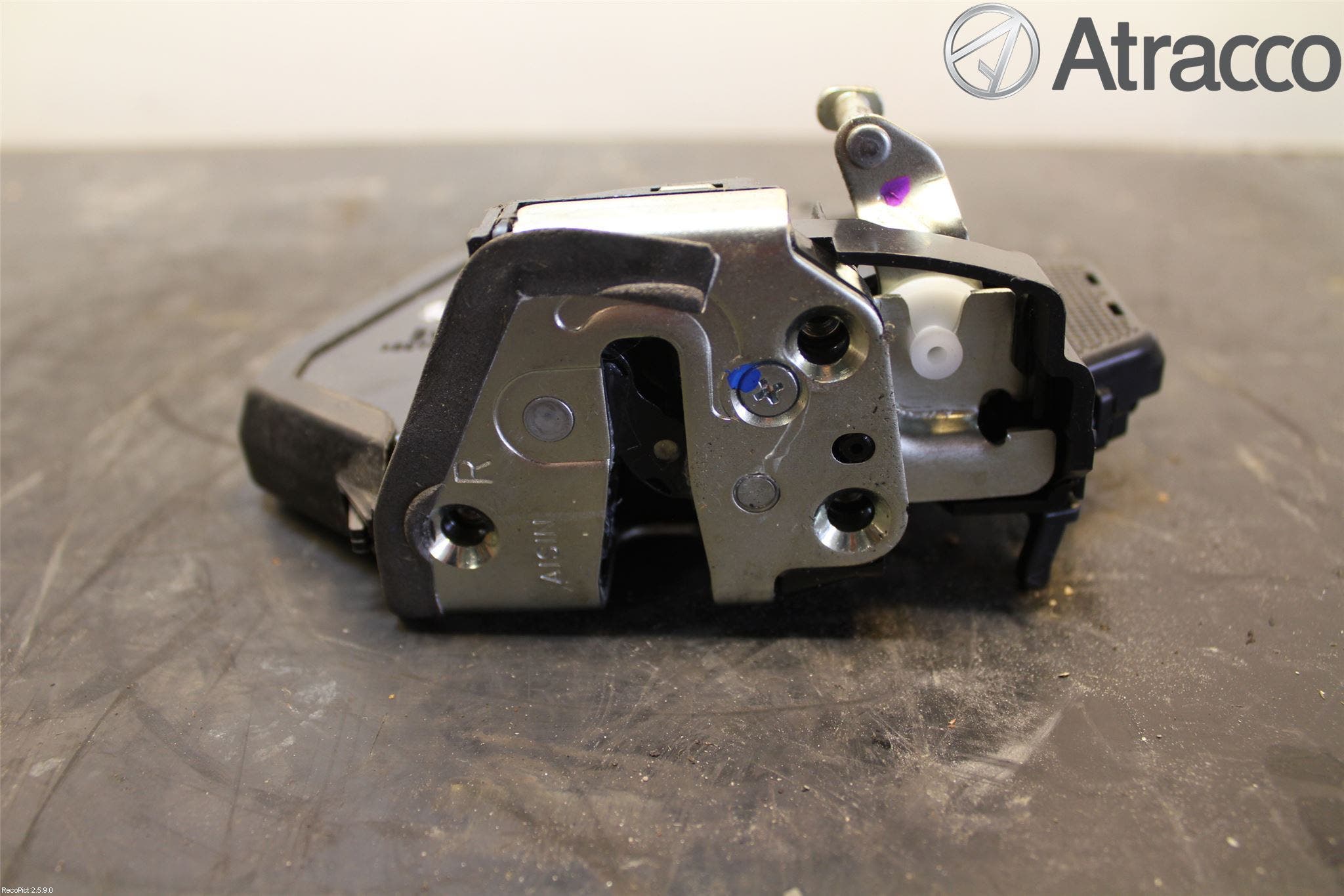 Toyota HILUX 05-16 Låskista-Dörrlås