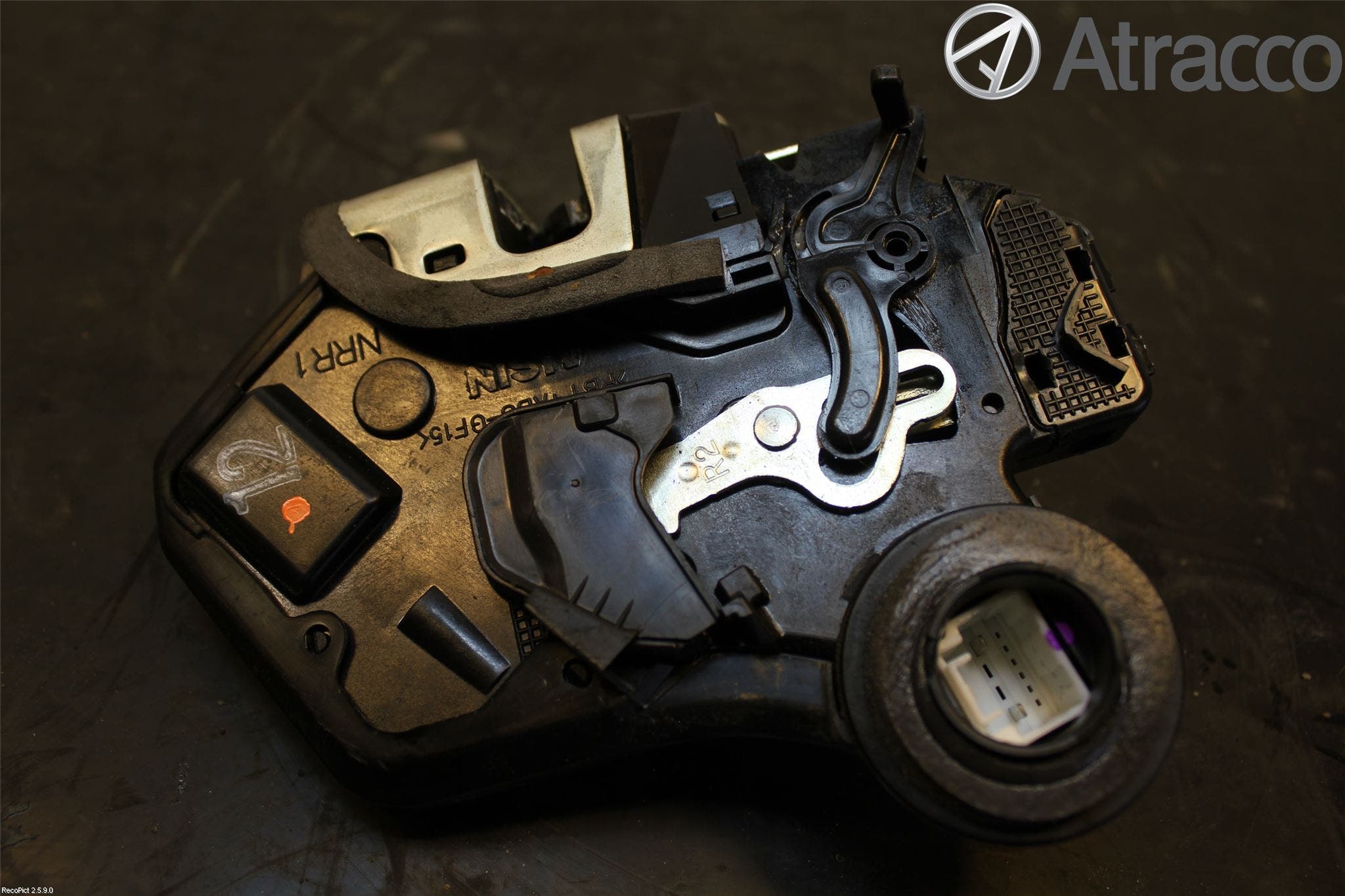 Toyota HILUX 05-16 Låskista-Dörrlås