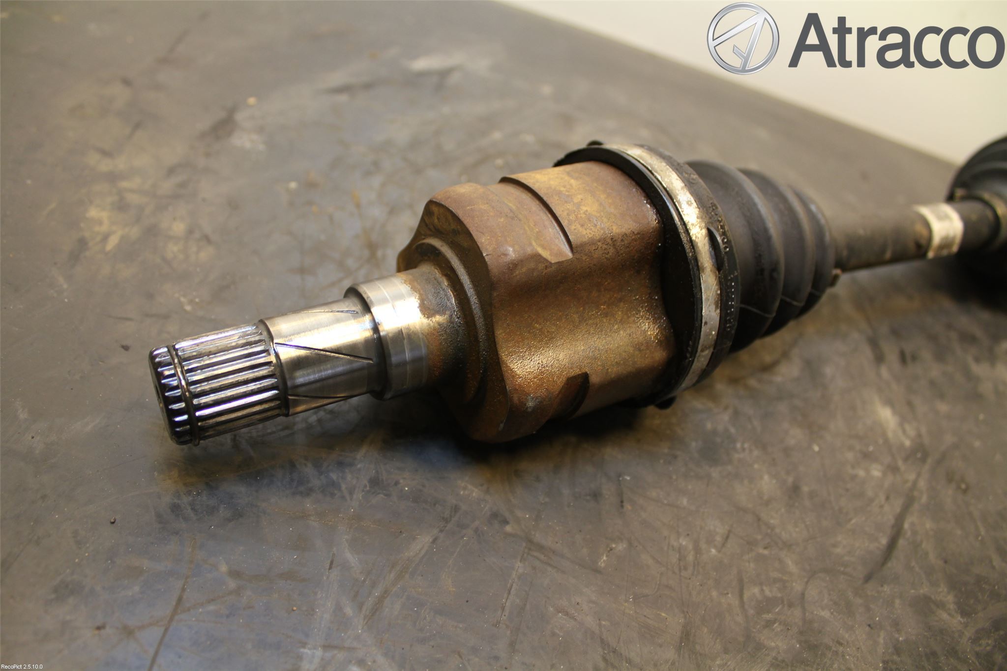 Opel CORSA D 07-14 Drivaxel Fram Vänster