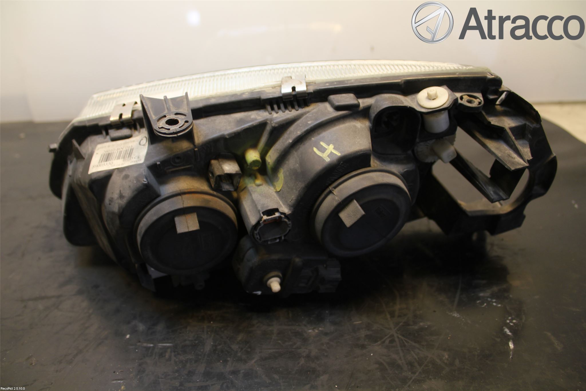 Nissan ALMERA    00-06 Strålkastare Höger