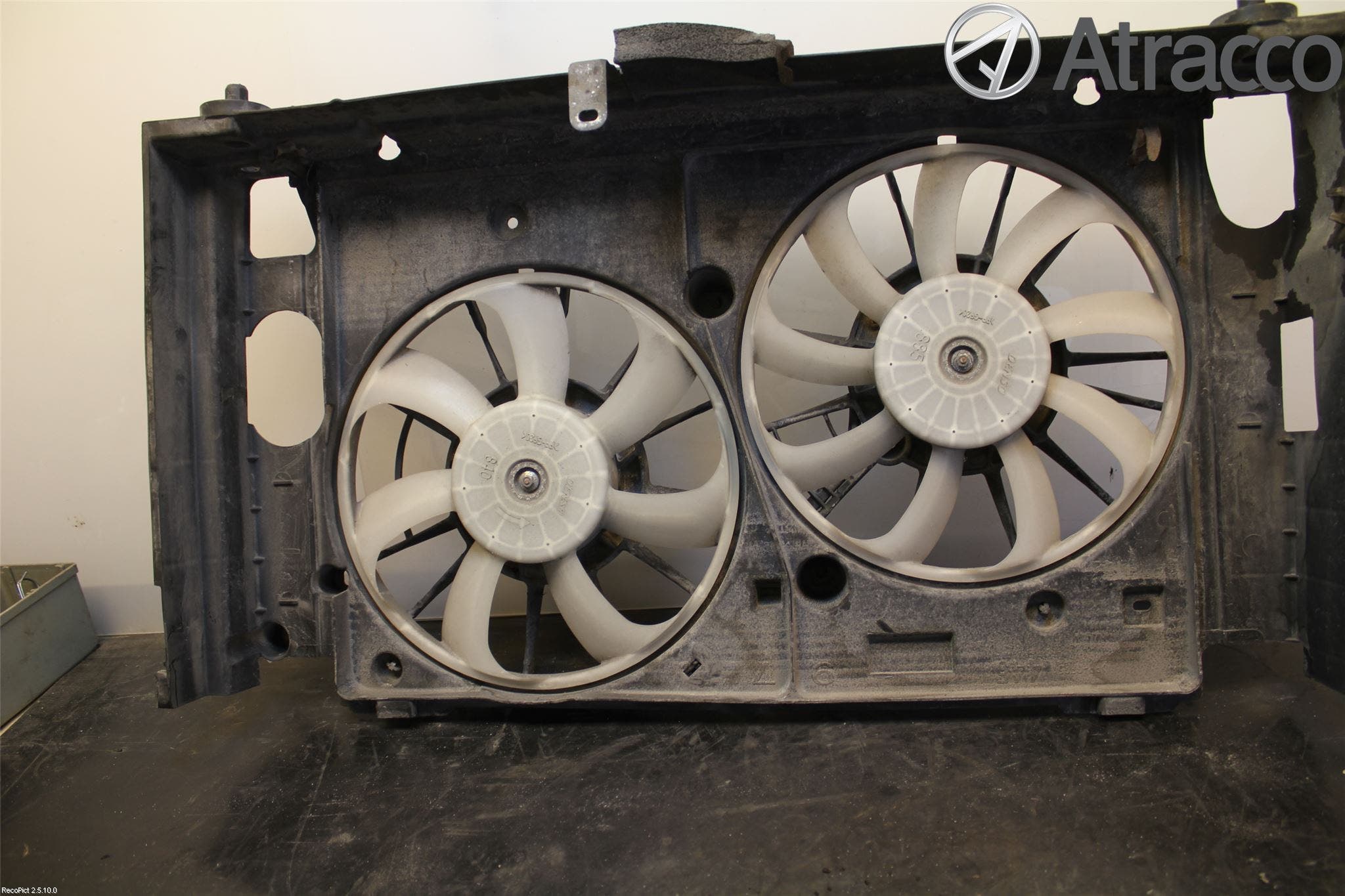 Toyota PRIUS+ ZVW40 12-20 Kylfläkt El