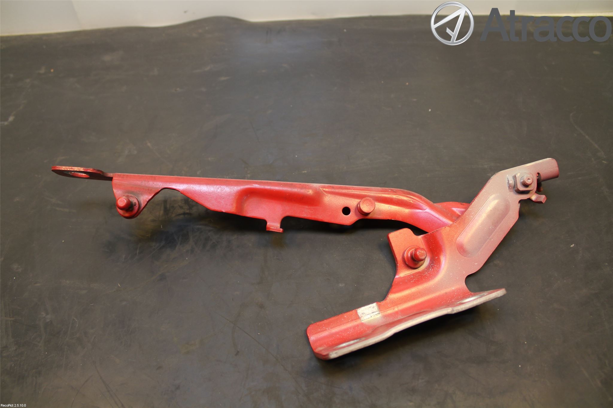 Volvo V60 11-13 Huvgångjärn