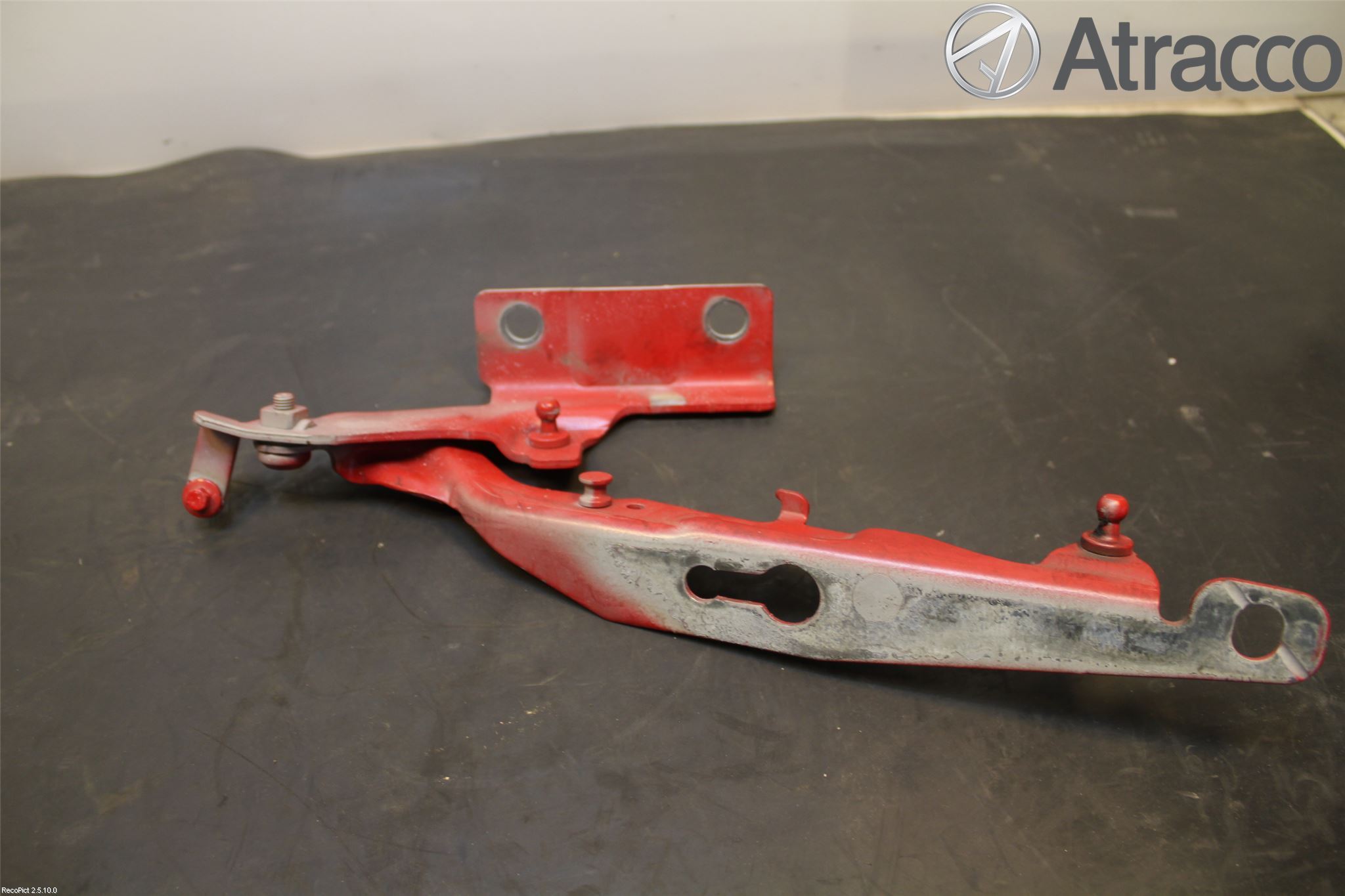 Volvo V60 11-13 Huvgångjärn