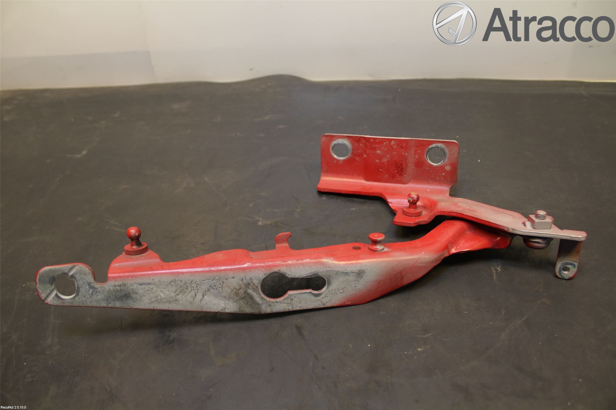 Volvo V60 11-13 Huvgångjärn