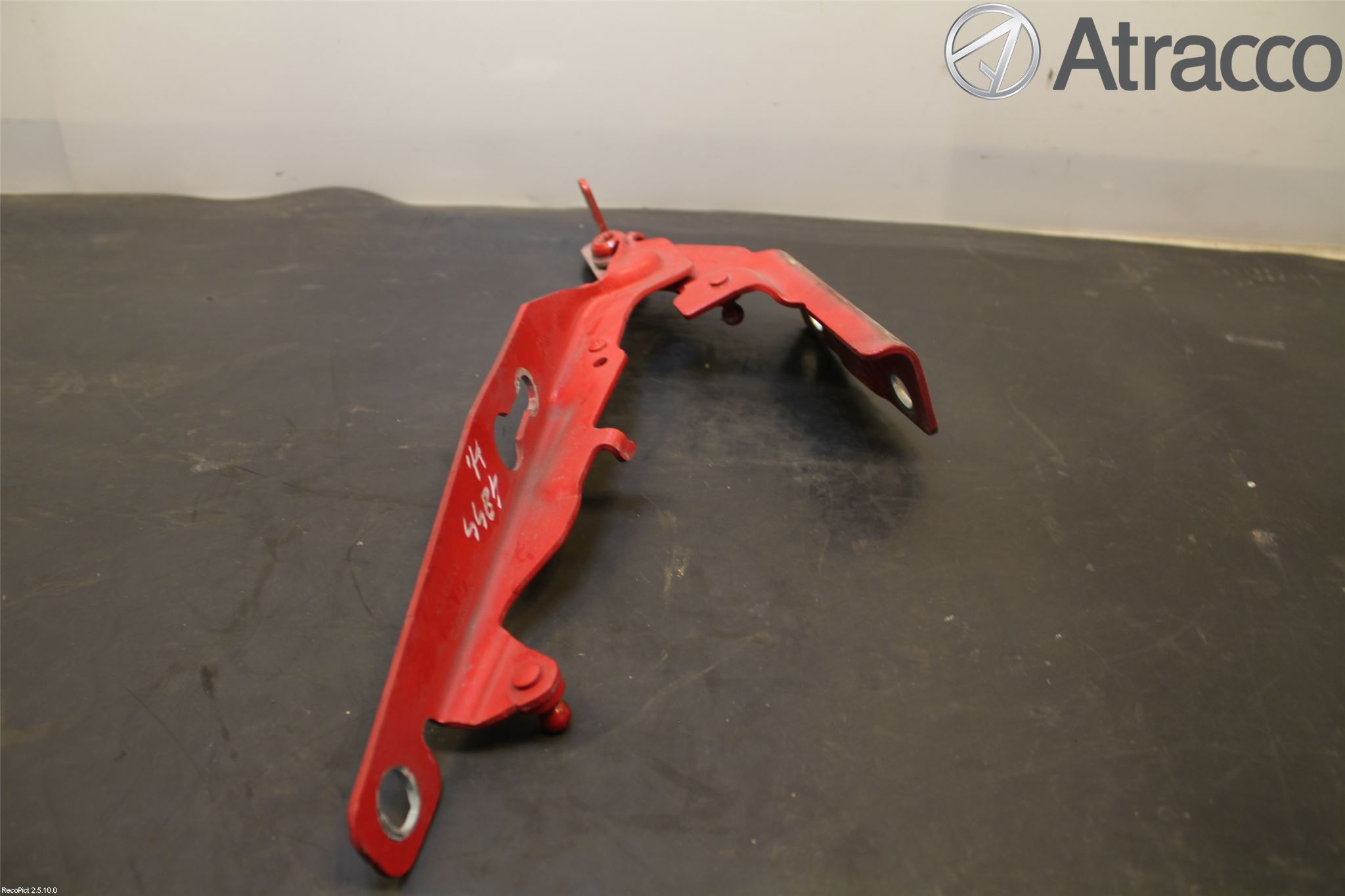 Volvo V60 11-13 Huvgångjärn