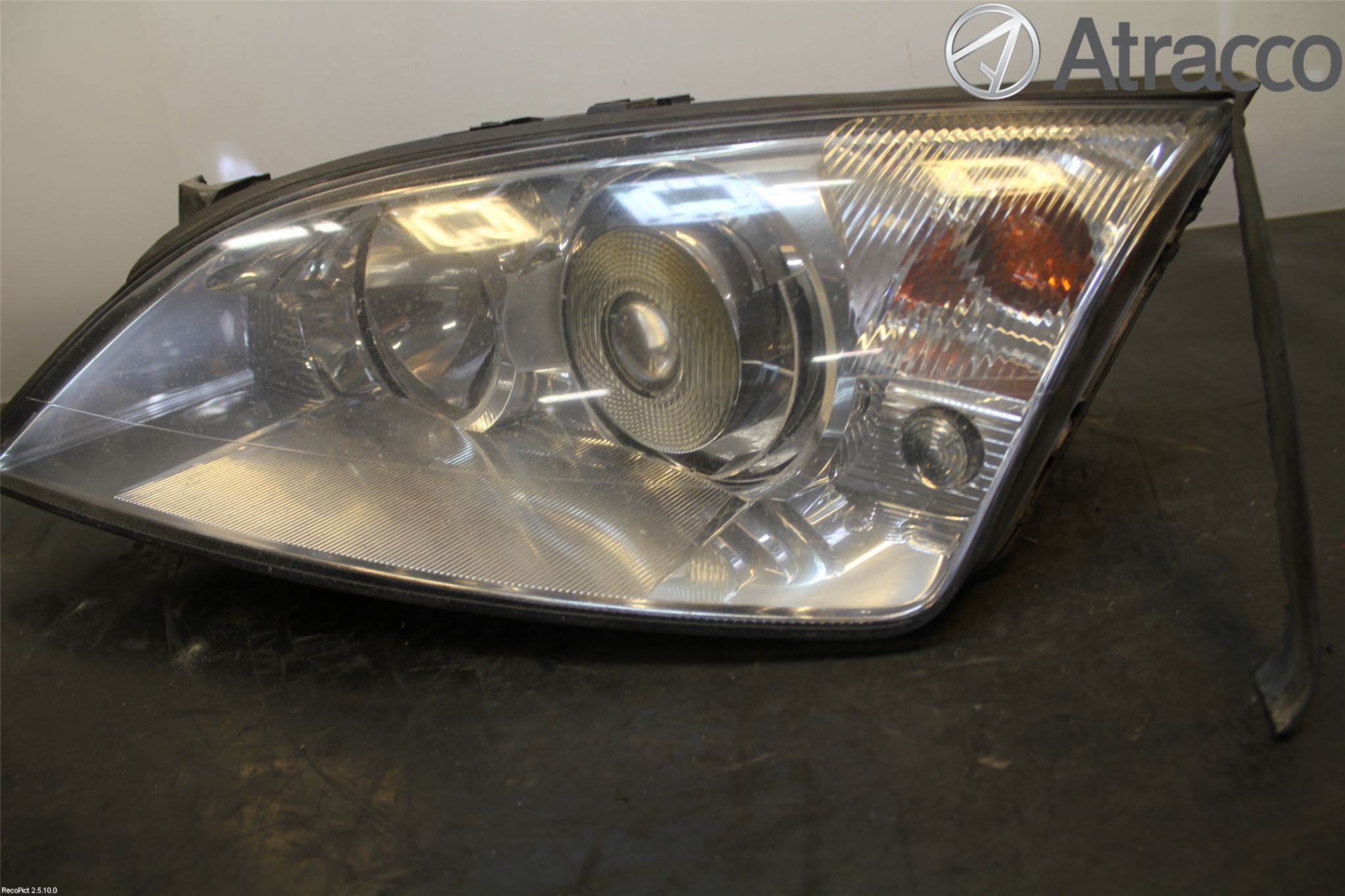 Ford MONDEO     01-06 Strålkastare Vänster