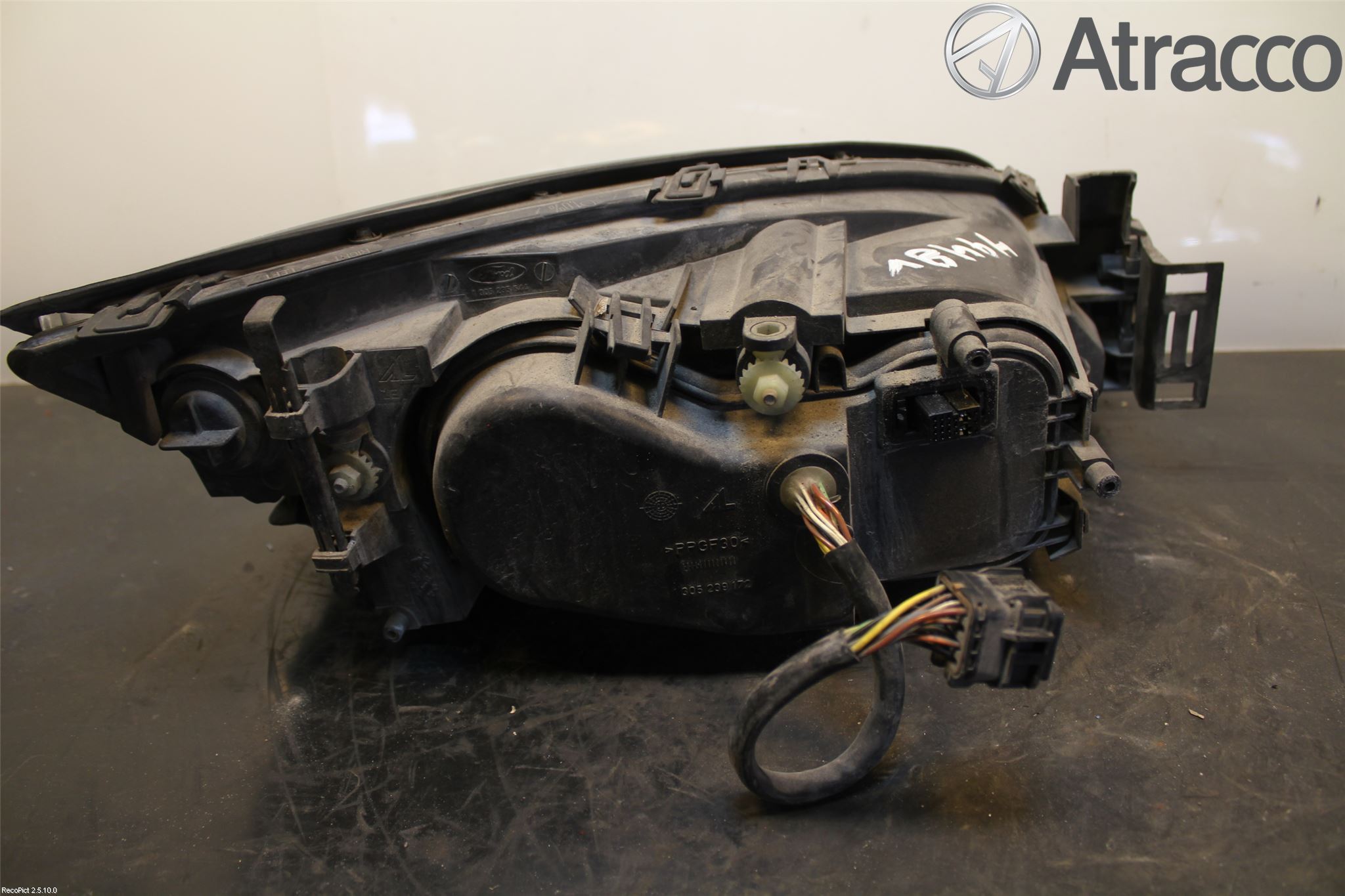 Ford MONDEO     01-06 Strålkastare Vänster