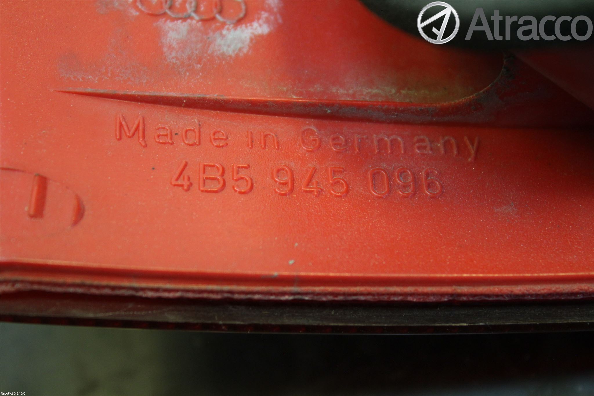 Audi A6/S6     97-05 Bakljus Höger