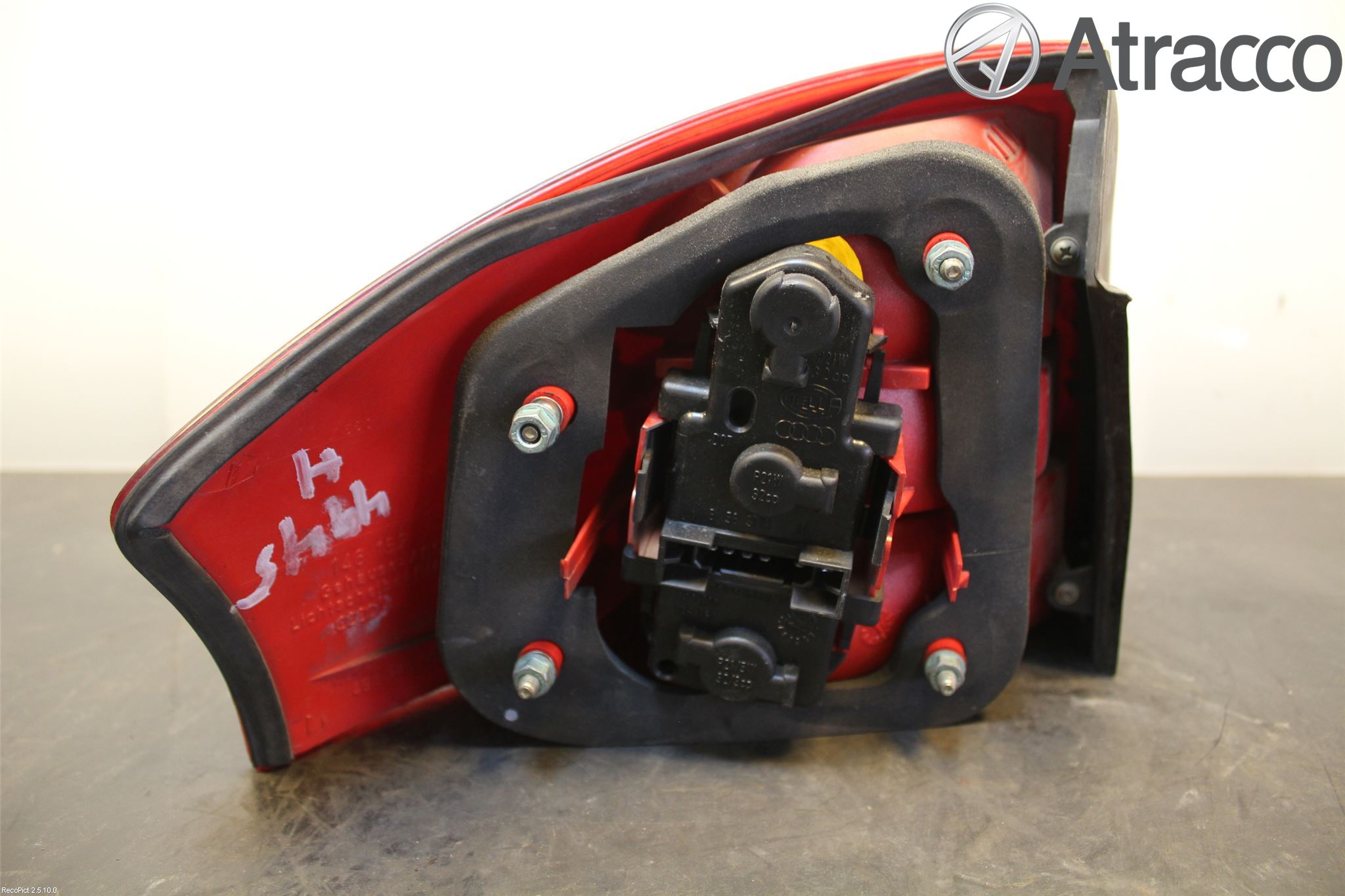 Audi A6/S6     97-05 Bakljus Höger