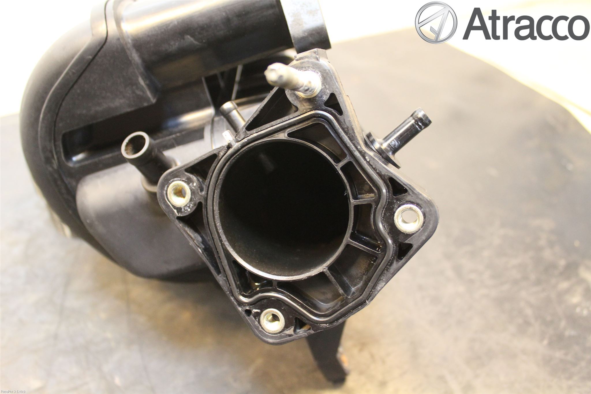 Toyota AVENSIS 98-02 Grenrör Insug