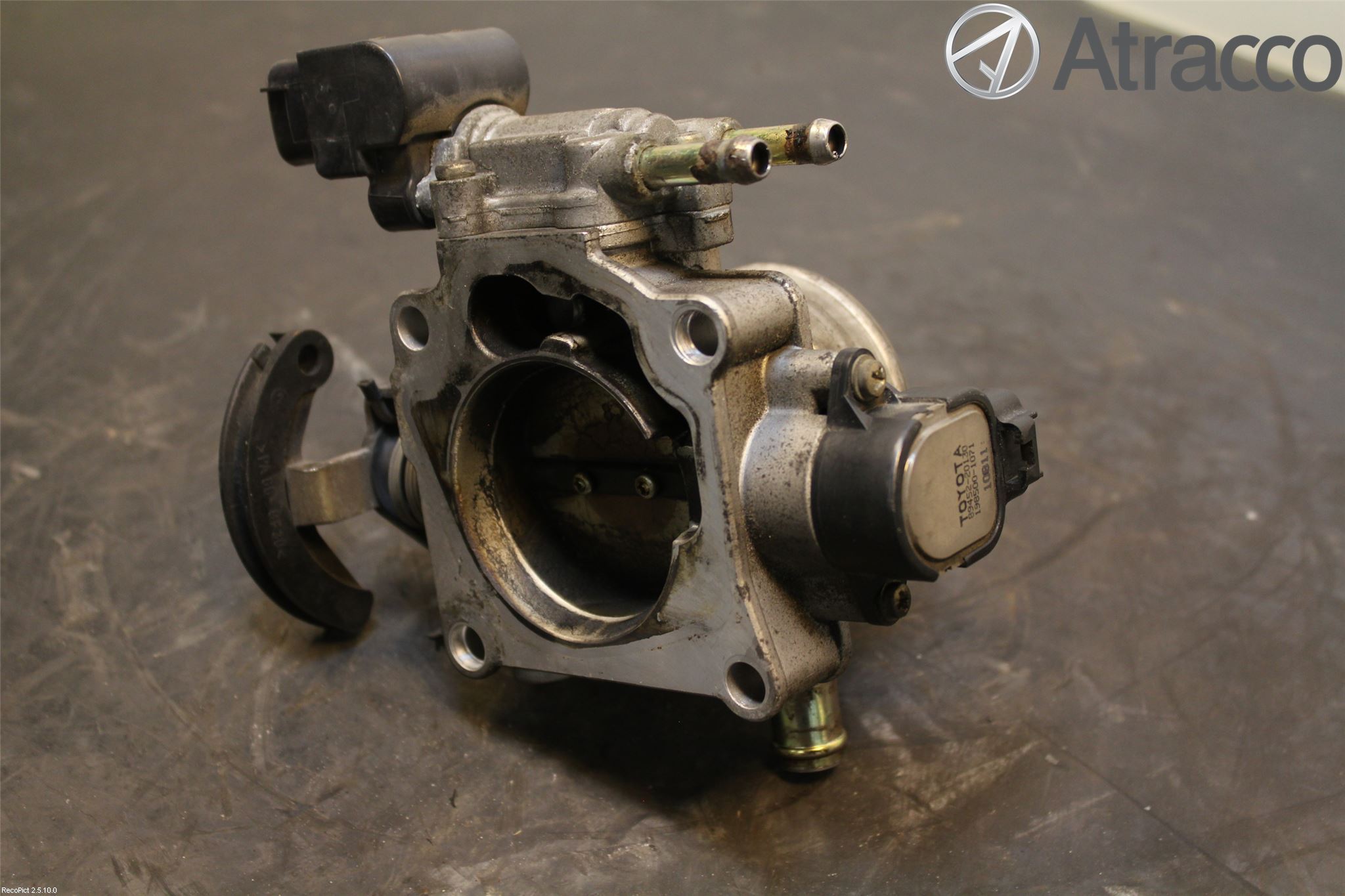 Toyota AVENSIS 98-02 Injspjällhus