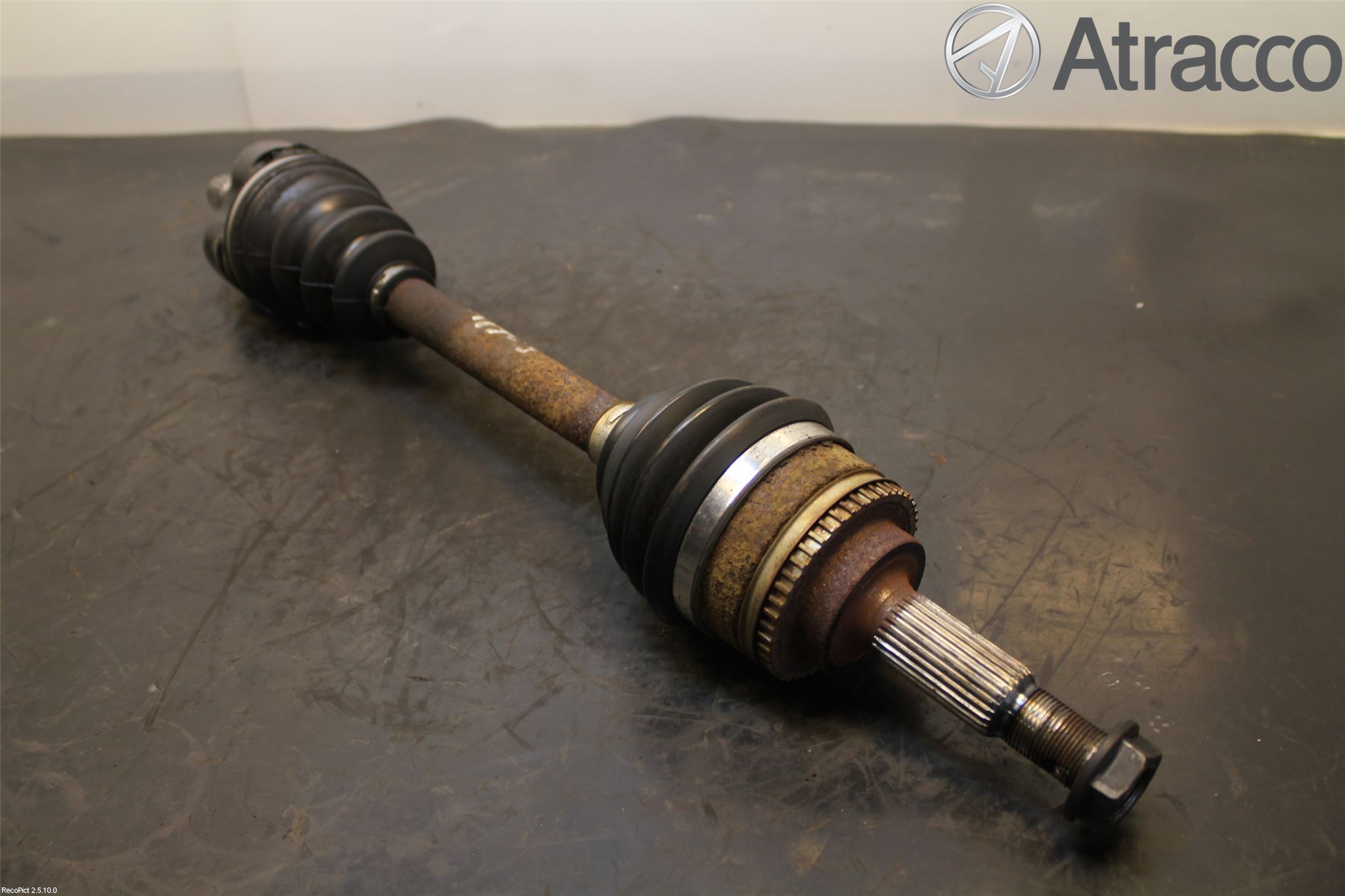 Toyota AVENSIS 98-02 Drivaxel Fram Vänster