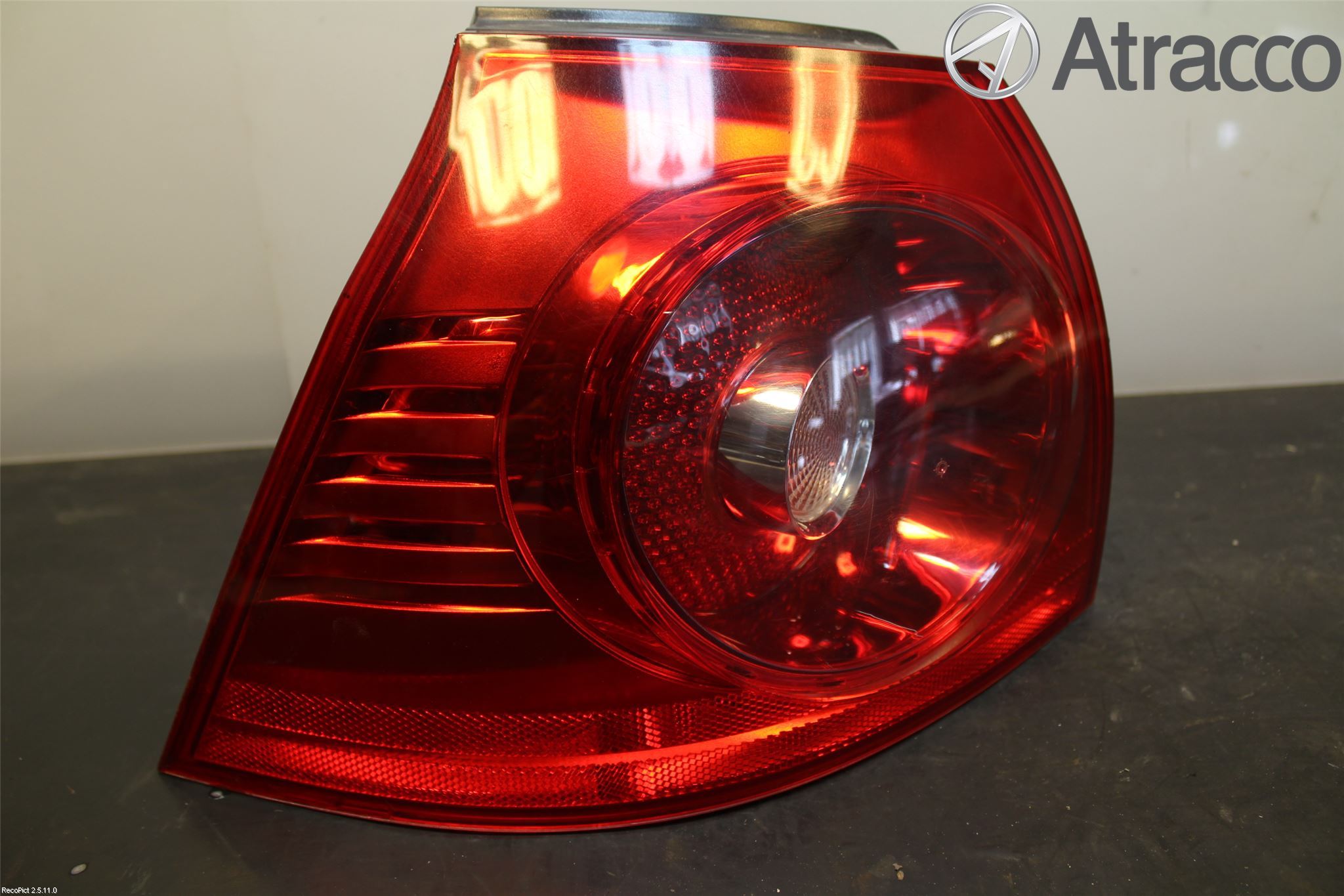 Volkswagen VW GOLF V 04-09 Bakljus Vänster
