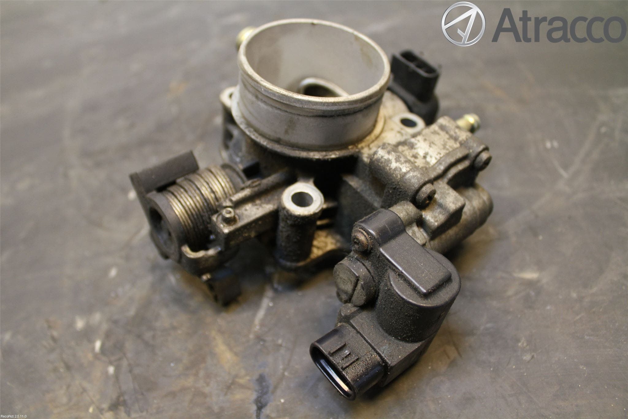 Toyota COROLLA 02-07 Injspjällhus