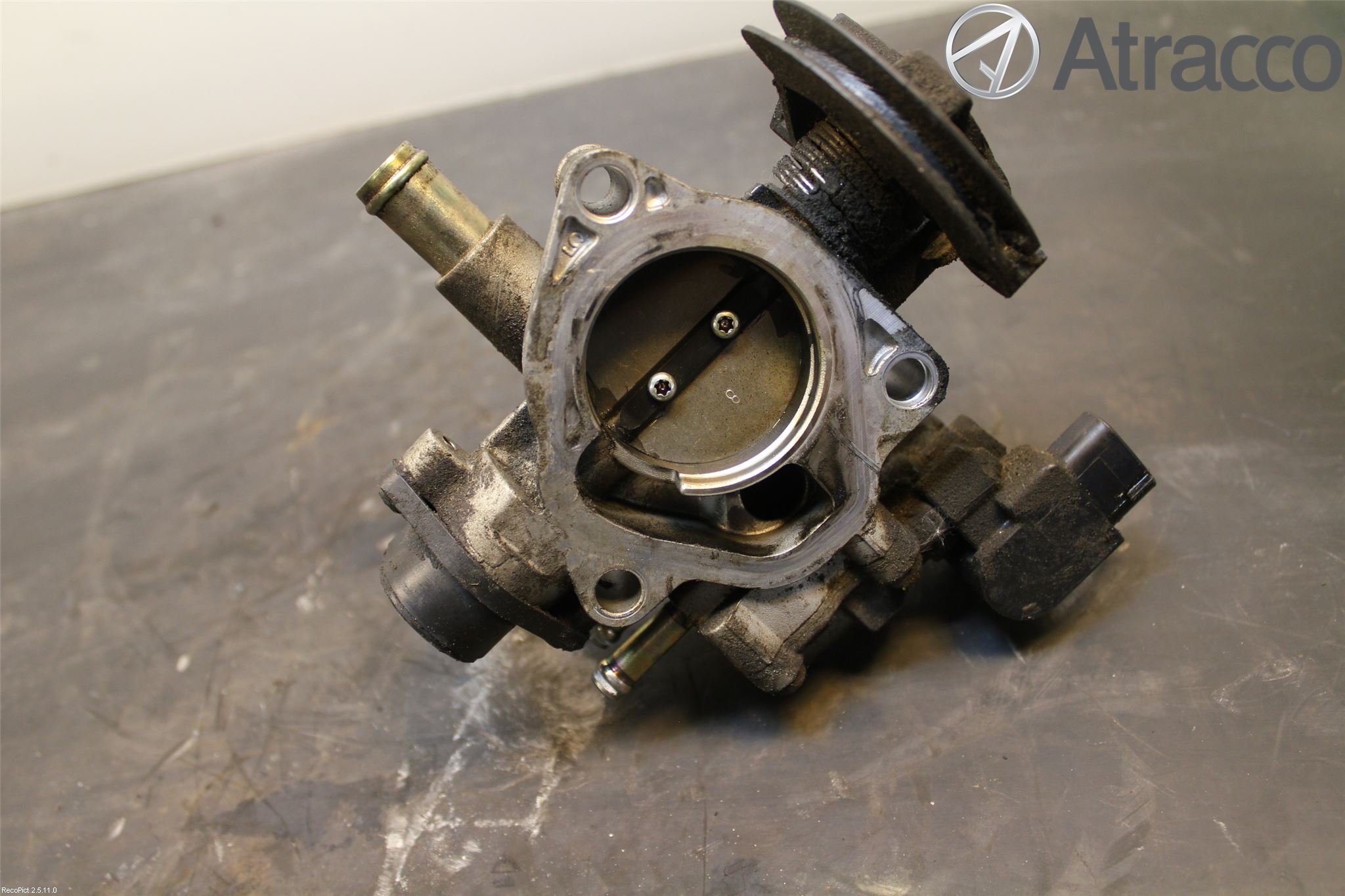 Toyota COROLLA 02-07 Injspjällhus