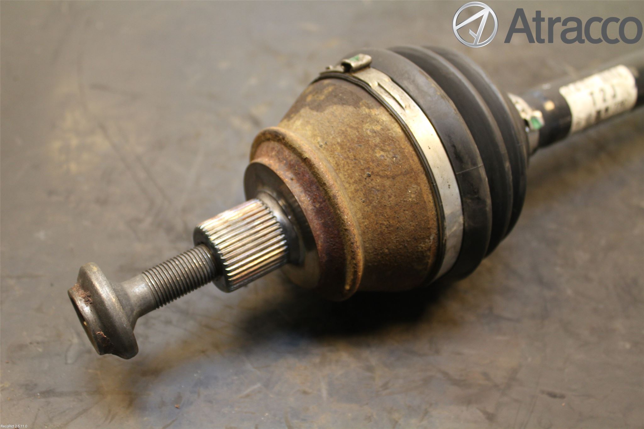 Audi A6/S6     05-11 Drivaxel Fram Höger