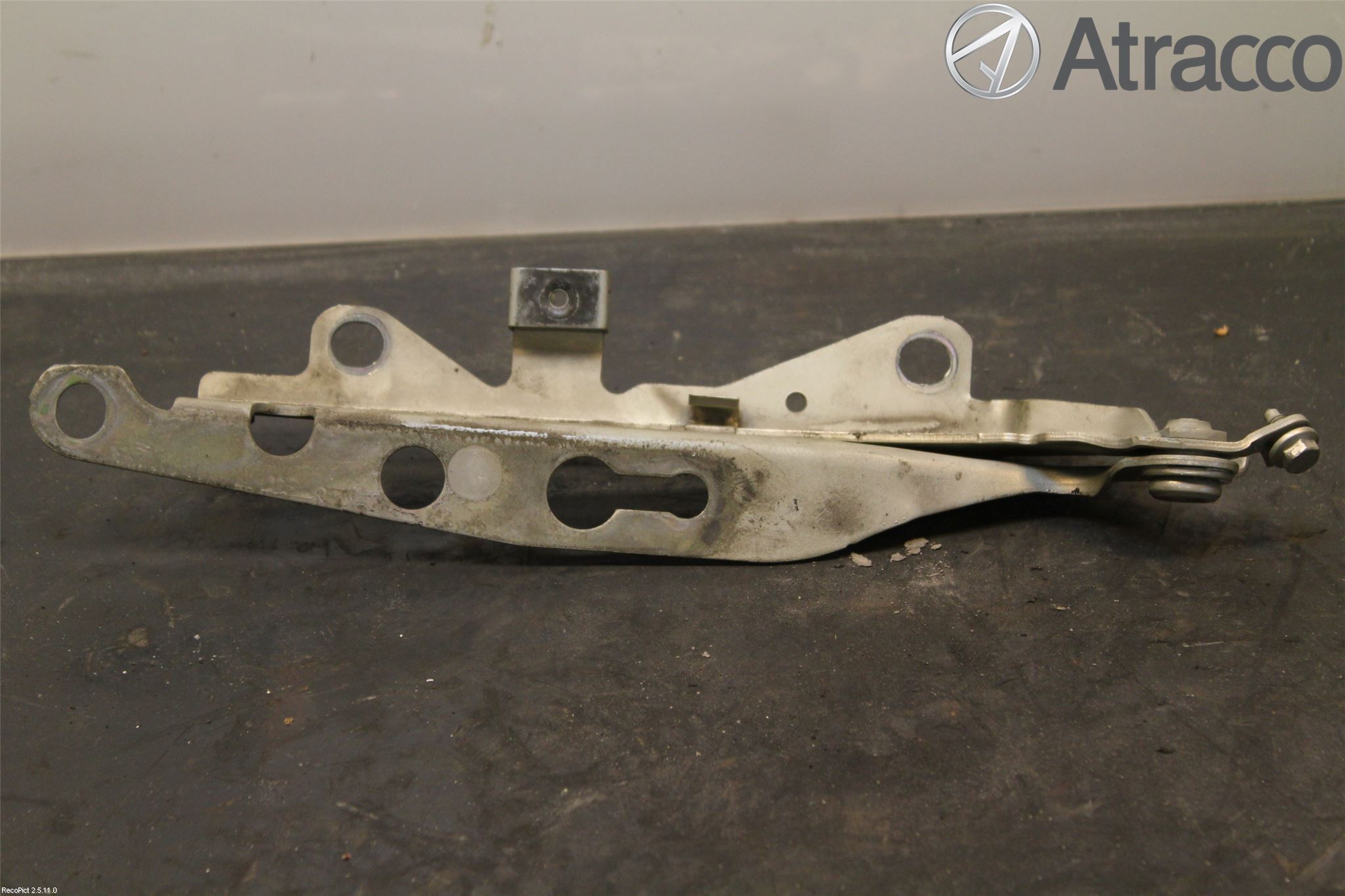 Volvo S60 05-10 Huvgångjärn