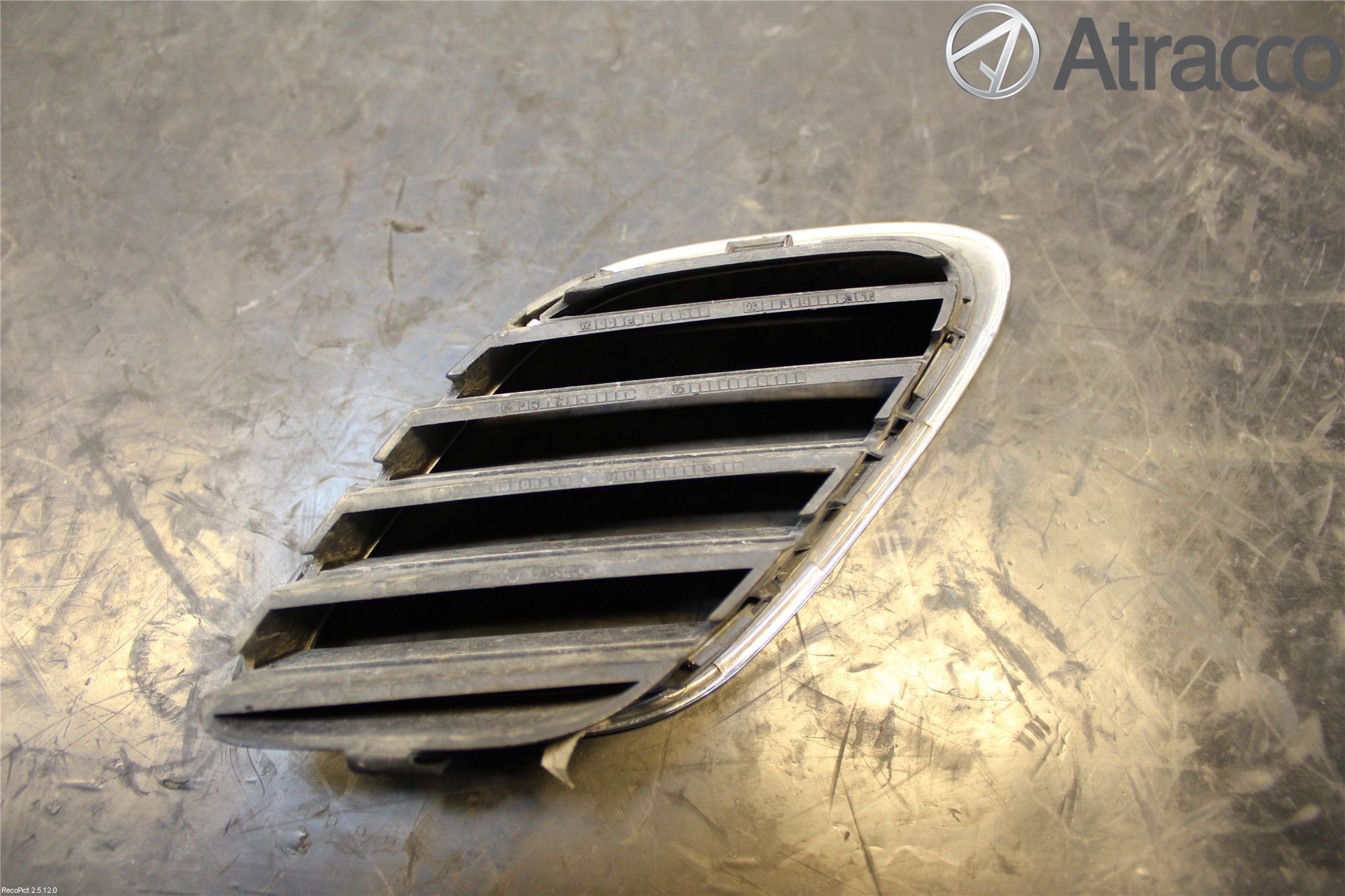 Saab 9-3 VER 2 Grilldel Höger