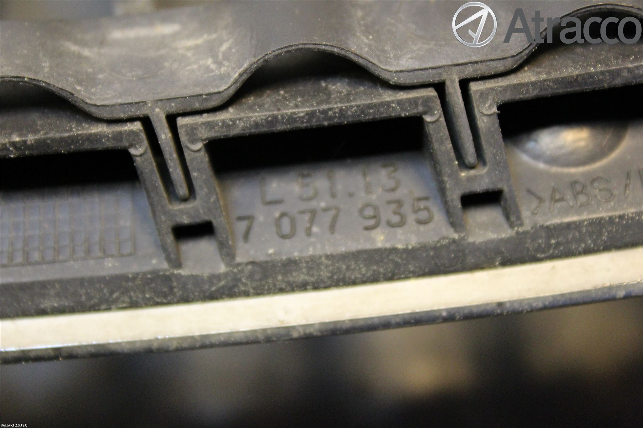 BMW 6 E63/64    02-10 Grilldel Vänster