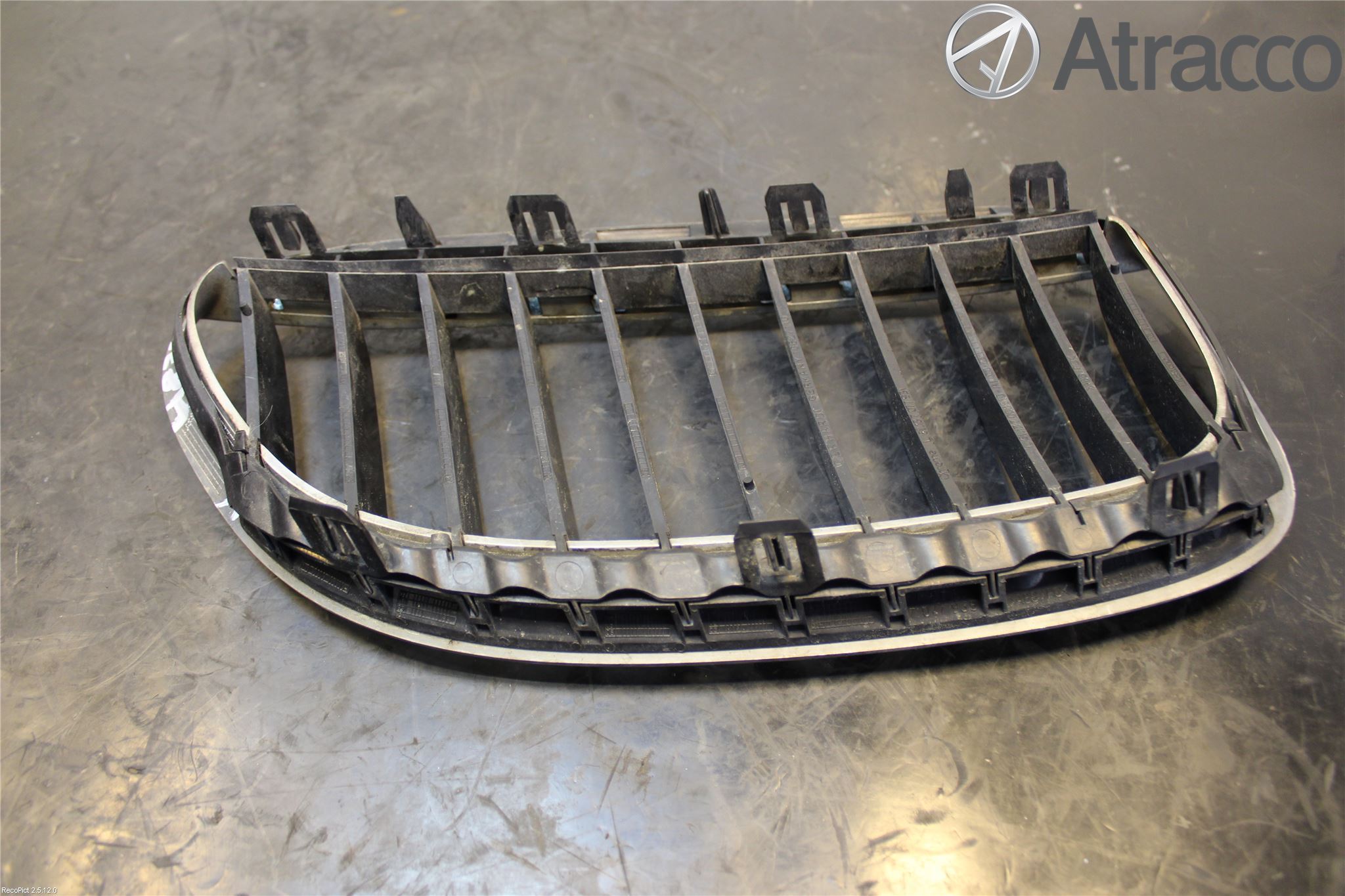 BMW 6 E63/64    02-10 Grilldel Vänster