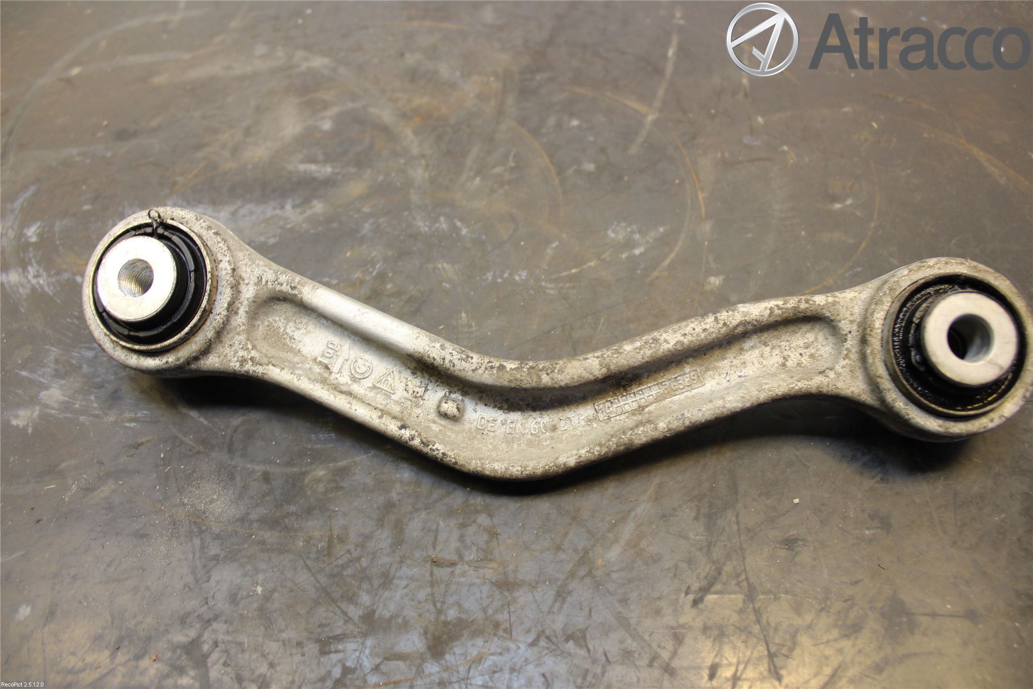 BMW 5 F10/F11/F18 09-17 Bärarm Bak Höger