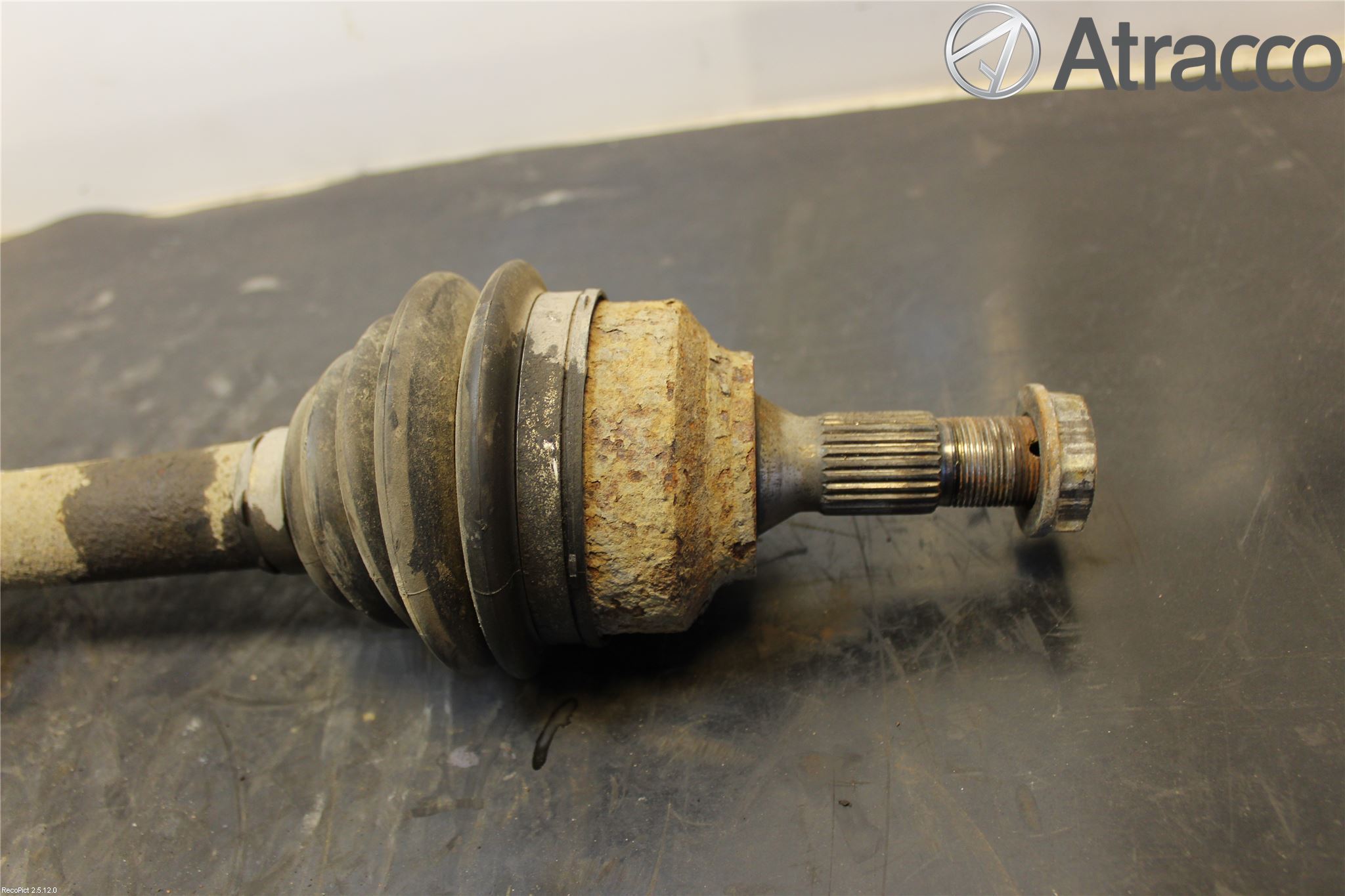 Peugeot 308 08-13 Drivaxel Fram Vänster