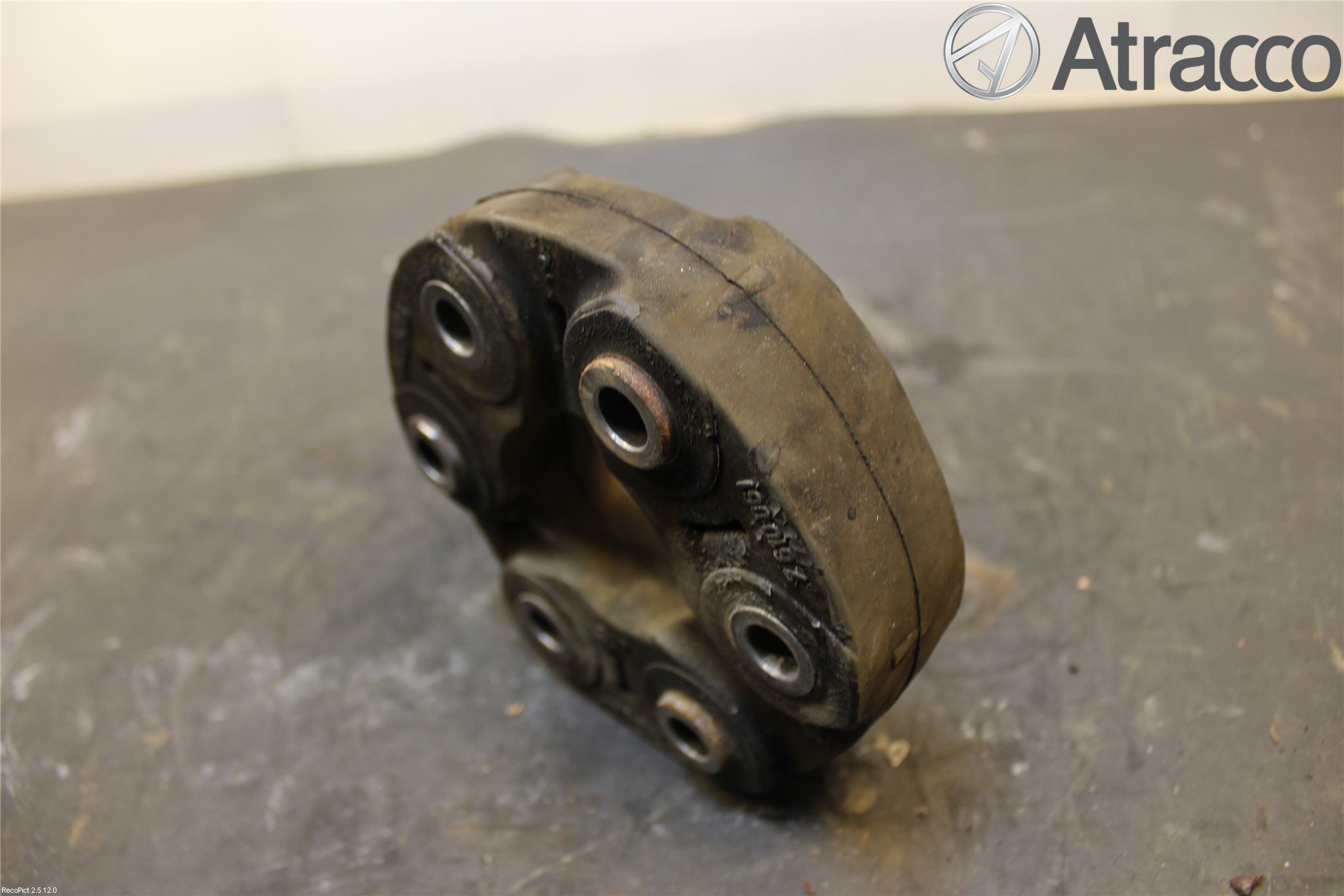 BMW 5 F10/F11/F18 09-17 Mellanaxel Gummiknut