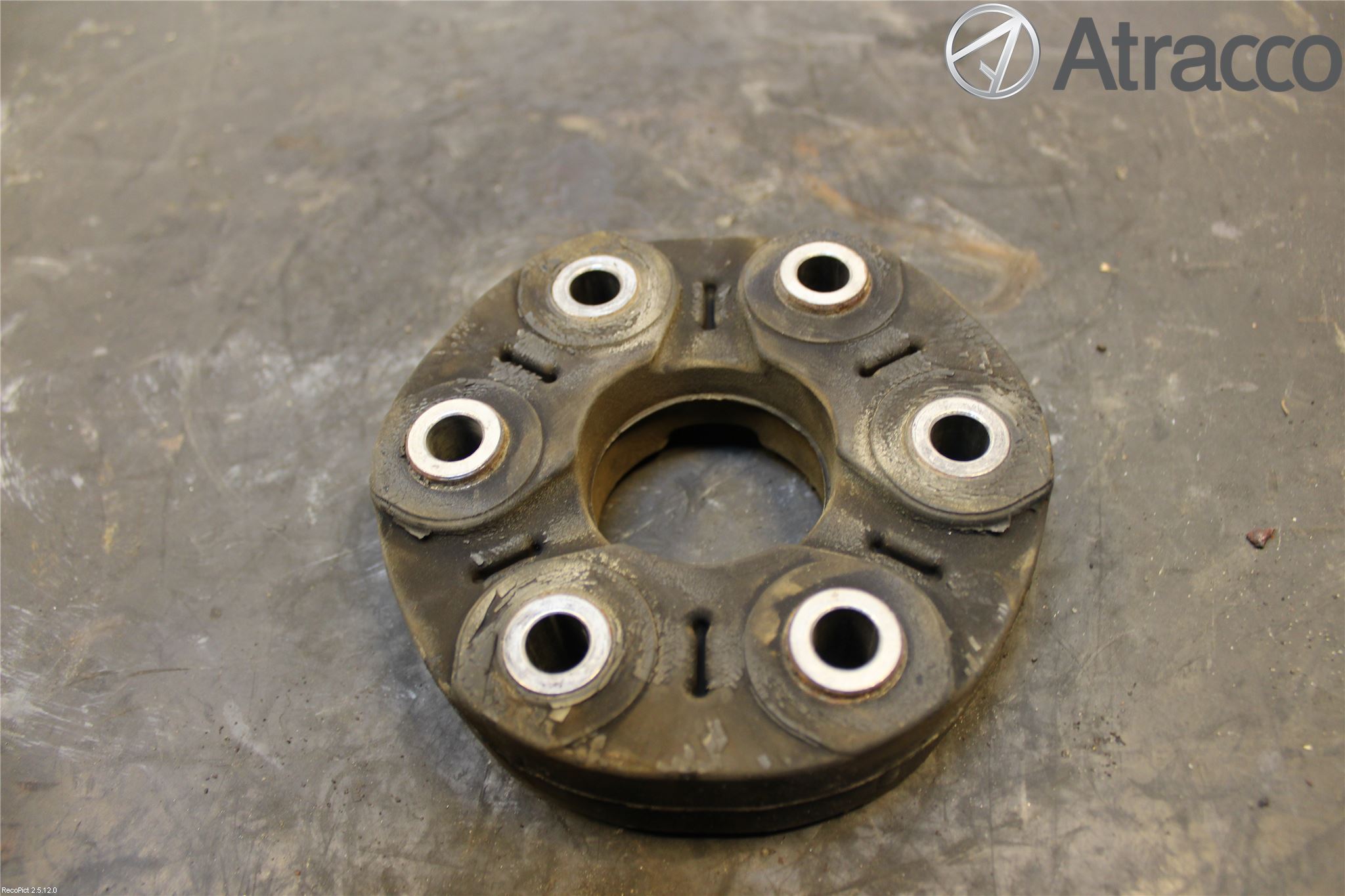 BMW 5 F10/F11/F18 09-17 Mellanaxel Gummiknut